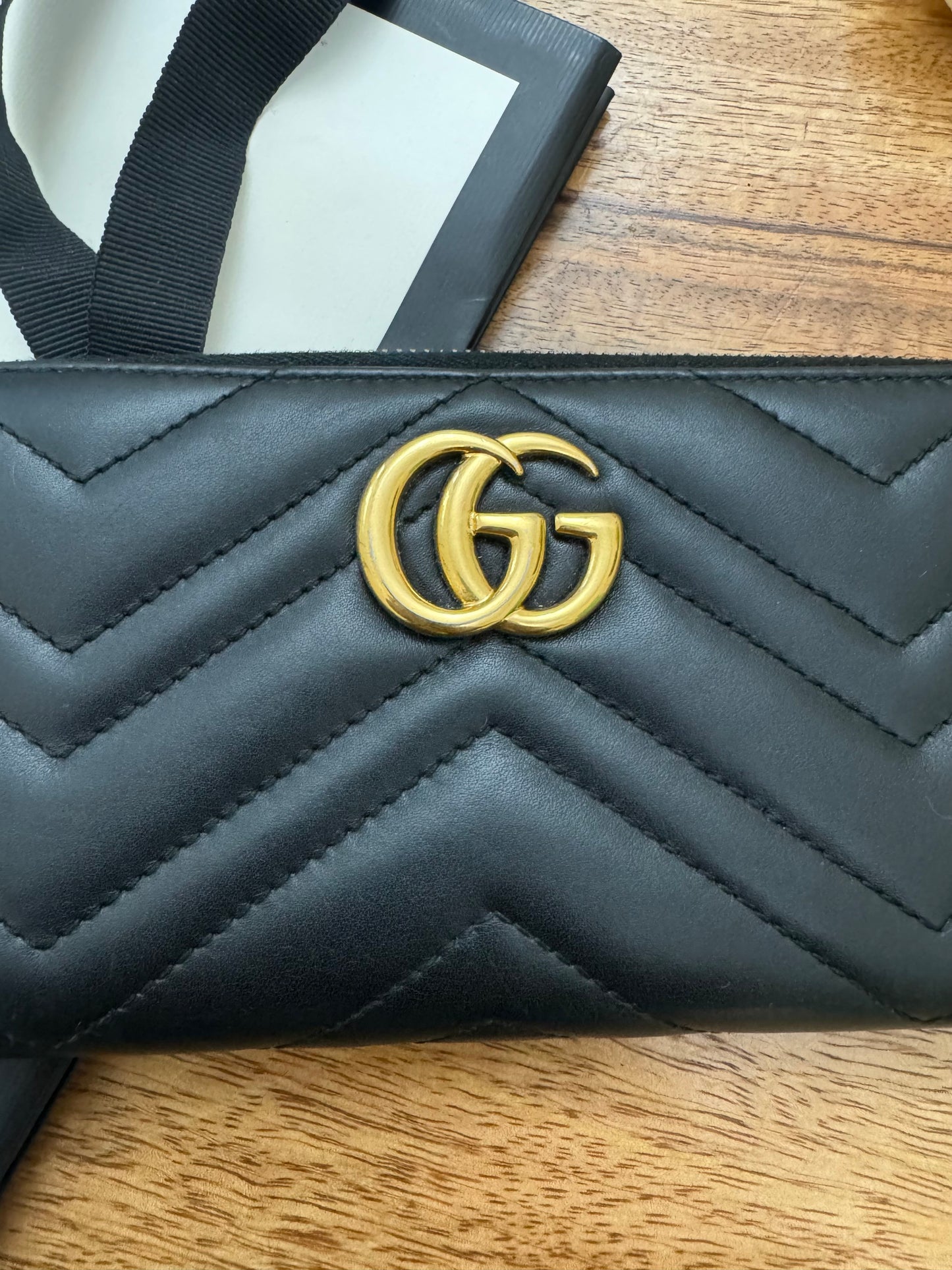 GUCCI - MARMONT ZIPPY WALLET (Black, Pre-loved)