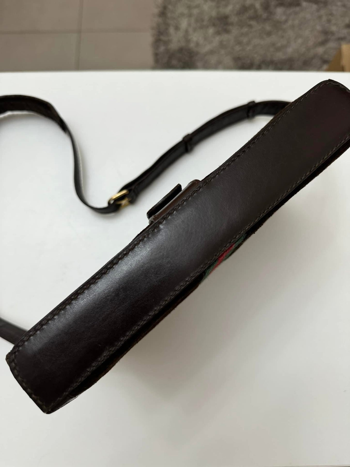 GUCCI - SUEDE SLING / SHOULDER BAG - (Pre-loved)