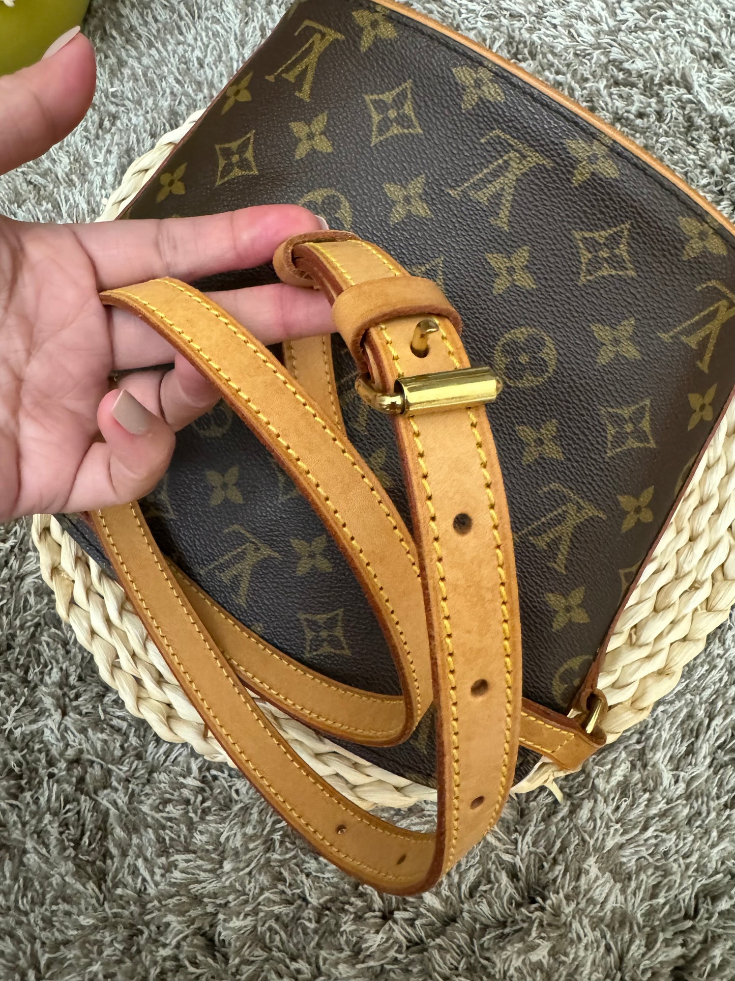 DROUOT SLING BAG