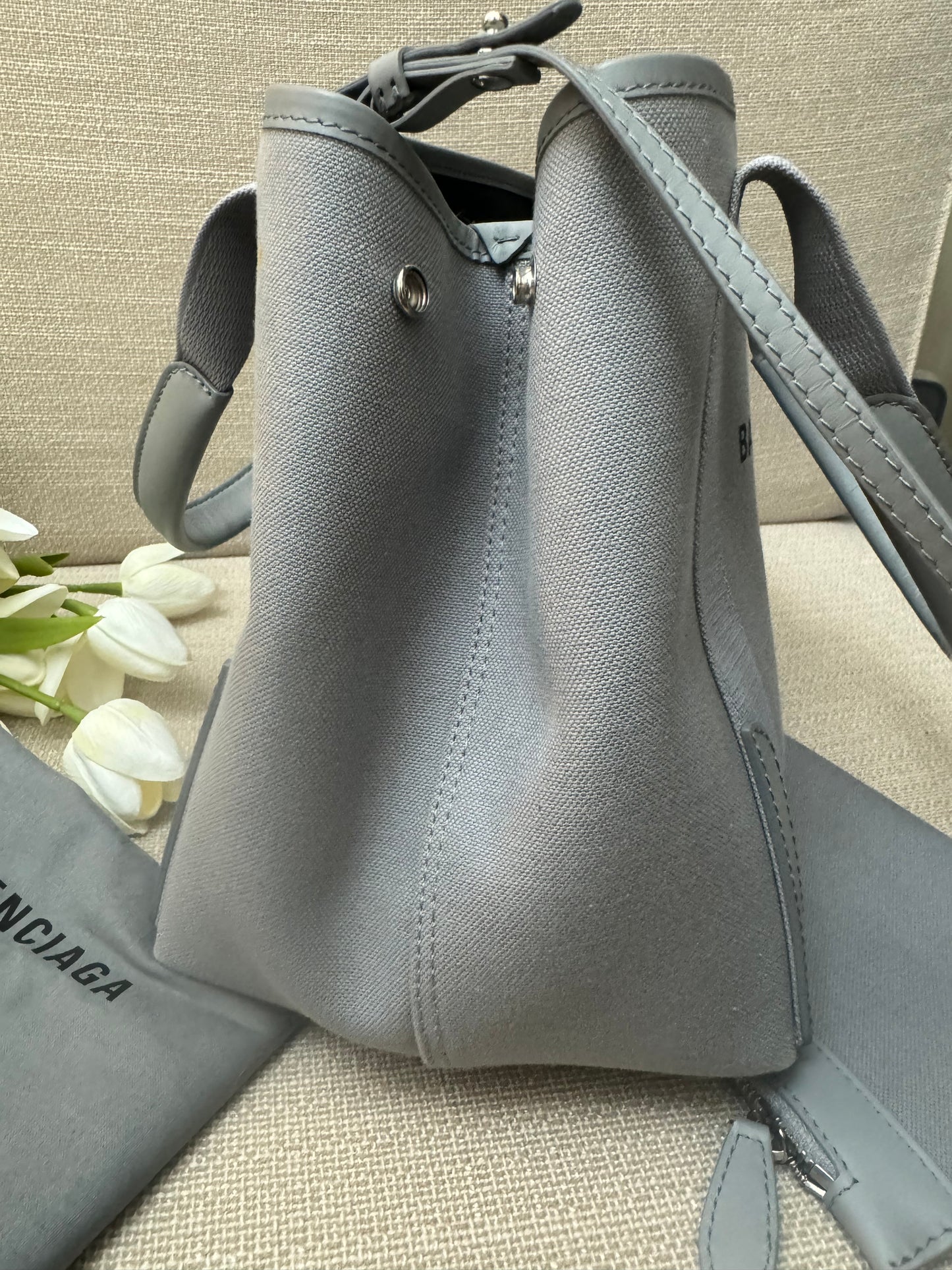 BALENCIAGA - CABAS TOTE + POUCH (Pre-loved)