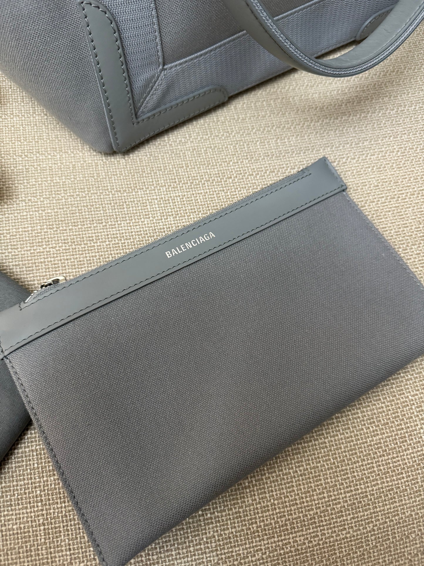 BALENCIAGA - CABAS TOTE + POUCH (Pre-loved)