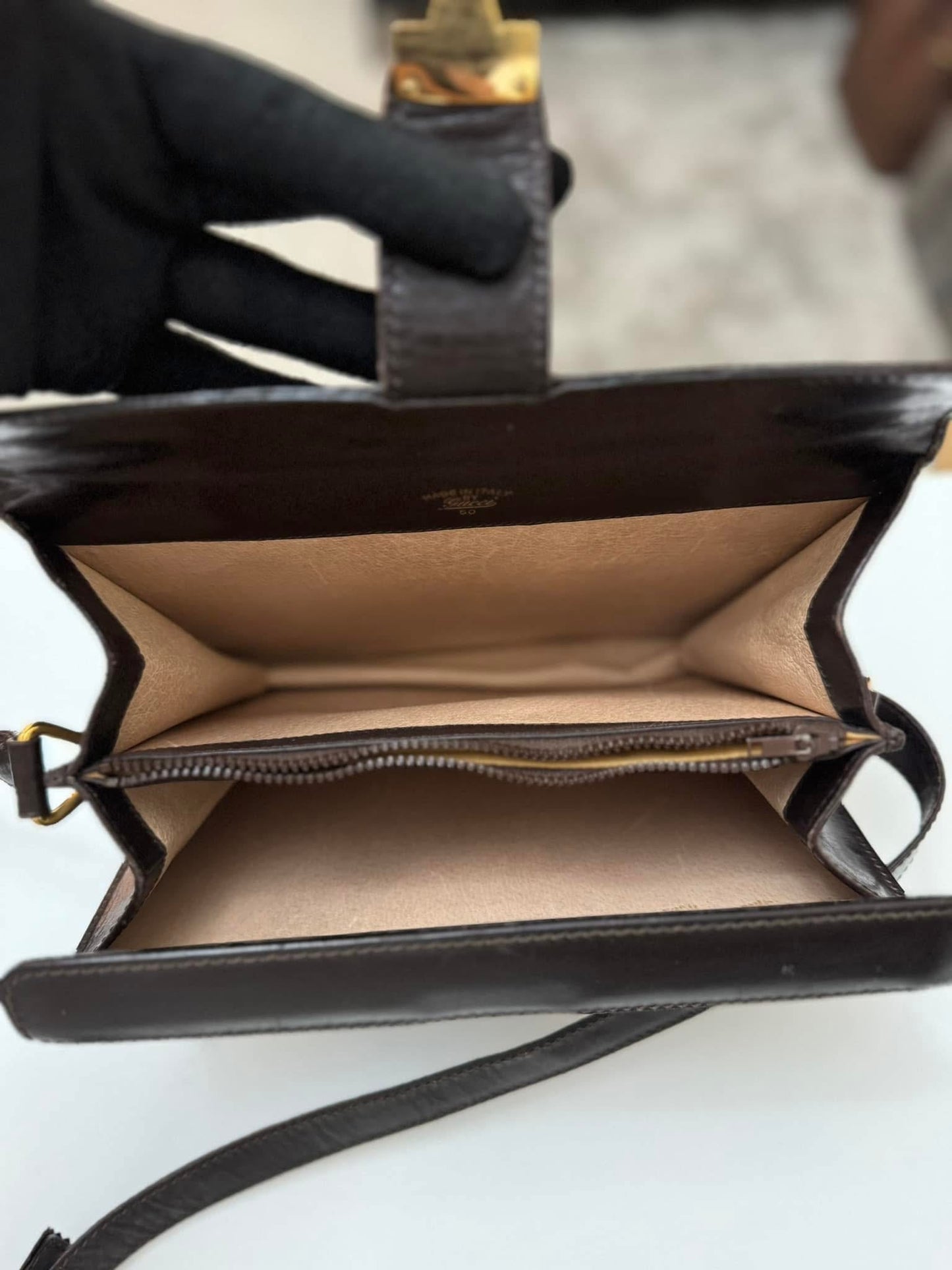 GUCCI - SUEDE SLING / SHOULDER BAG - (Pre-loved)