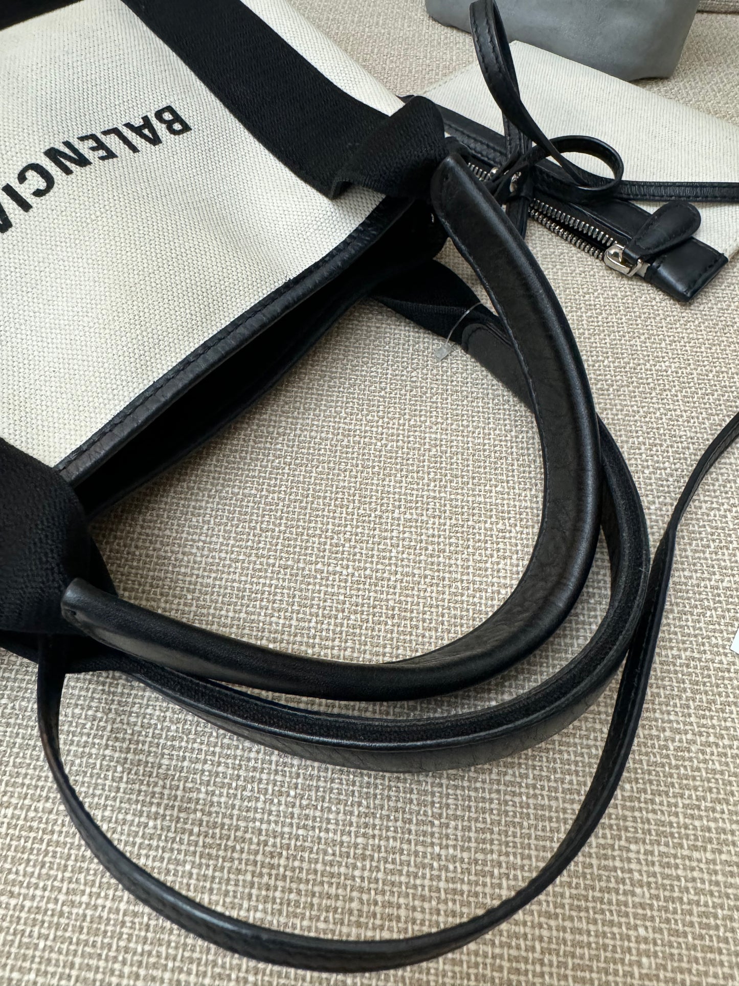 CABAS SLING BAG