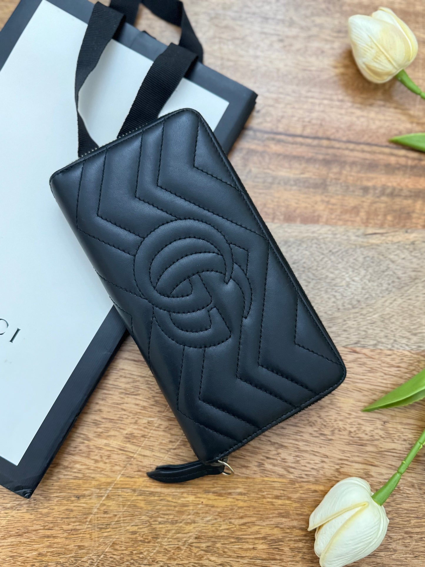 GUCCI - MARMONT ZIPPY WALLET (Black, Pre-loved)