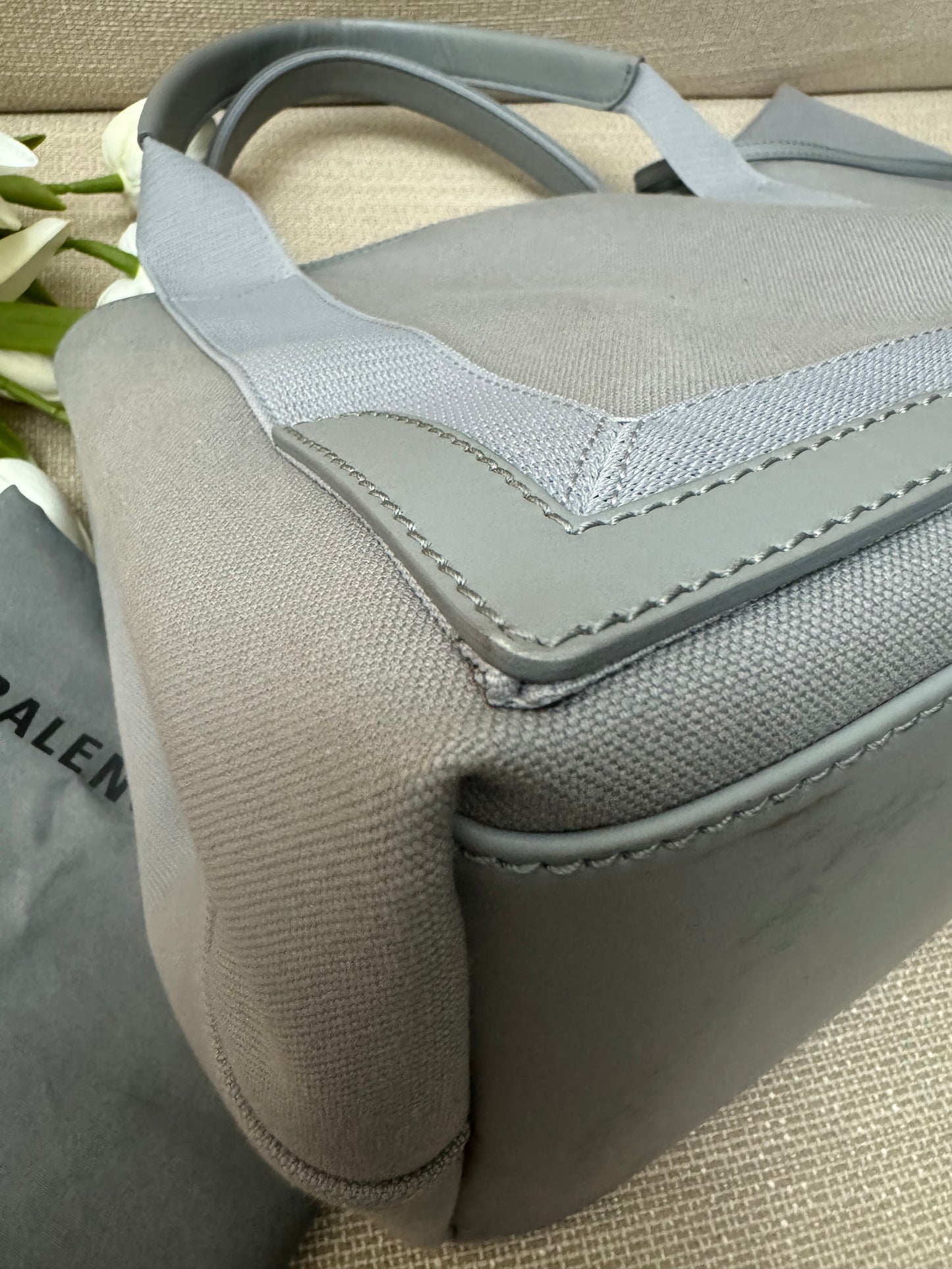 BALENCIAGA - CABAS TOTE + POUCH (Pre-loved)