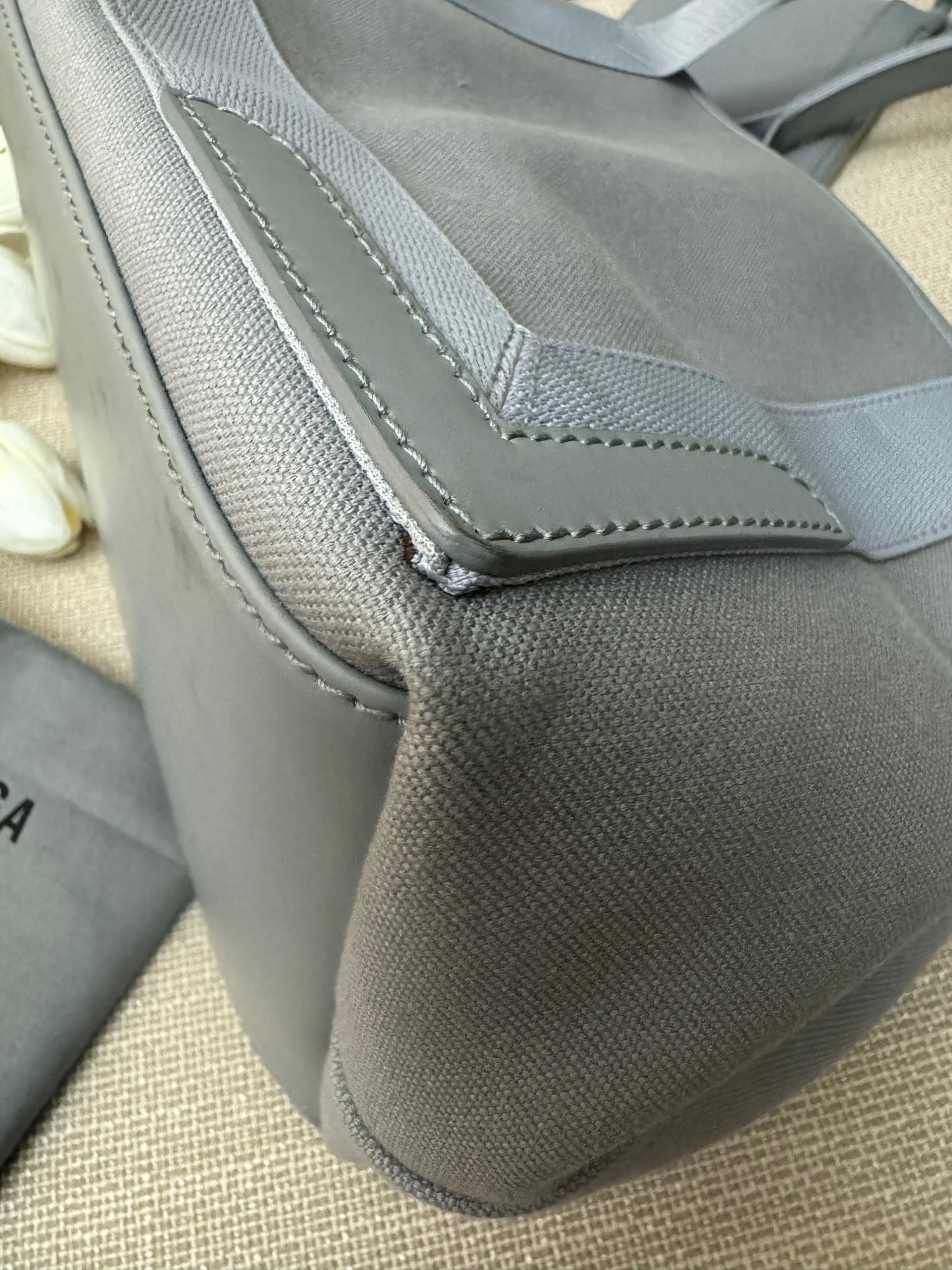 BALENCIAGA - CABAS TOTE + POUCH (Pre-loved)