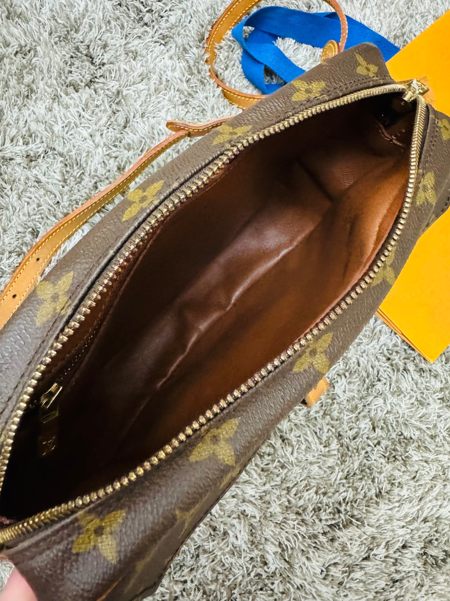 JEUNE FILLE SLING BAG