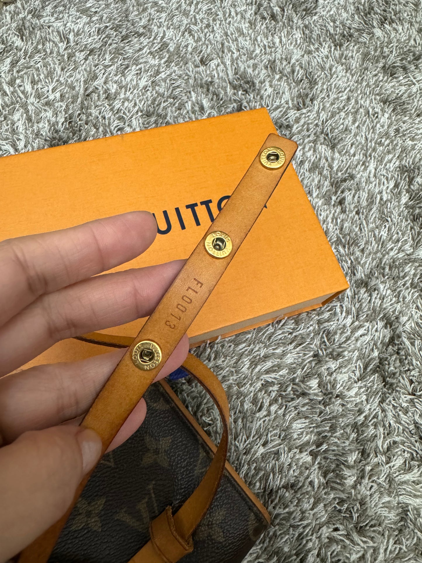 LOUIS VUITTON - POCHETTE FLORENTINE BELT BAG (Pre-loved)