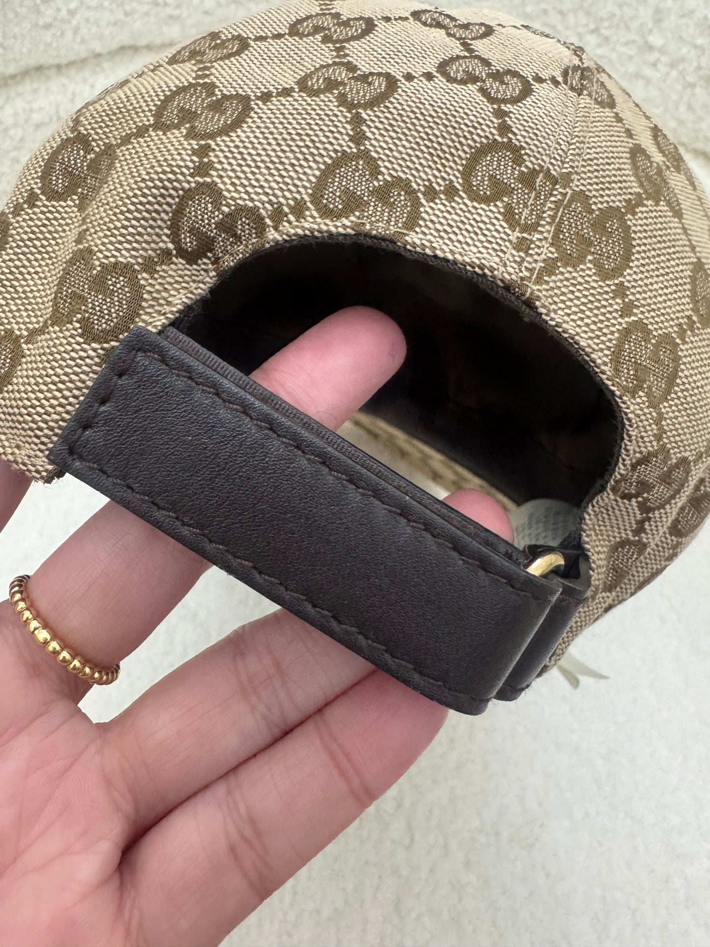 GUCCI- BASEBALL CAP (S) - (Pre-loved)