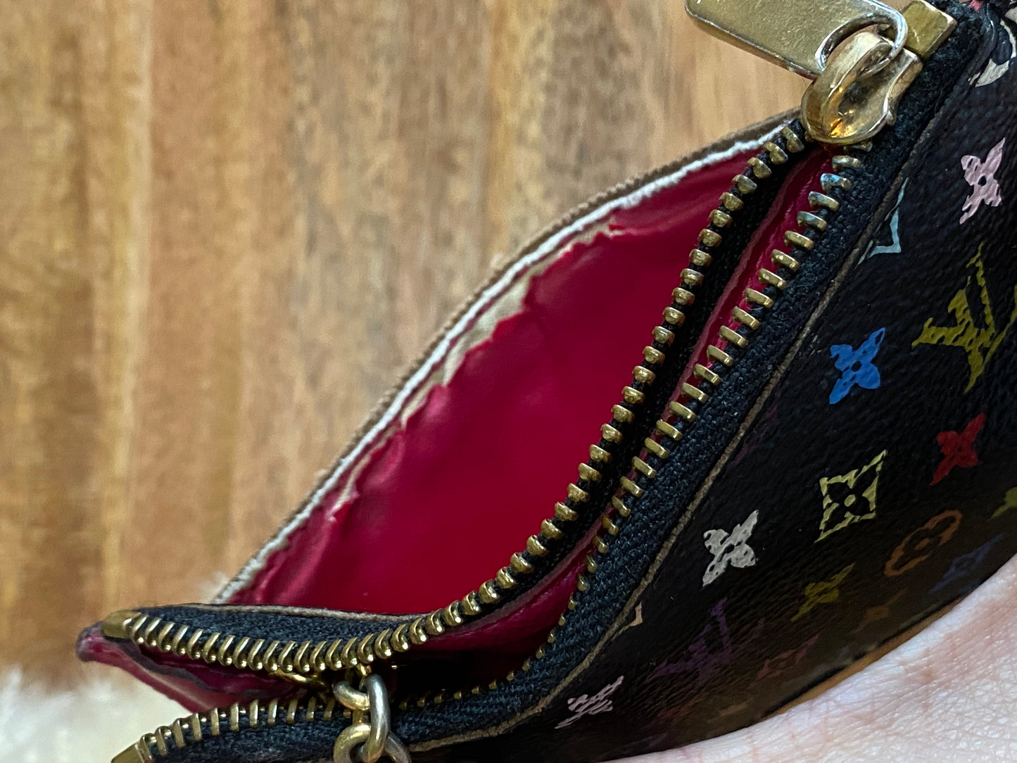 LOUIS VUITTON - MULTICOLOR CLES - (Pre-loved)