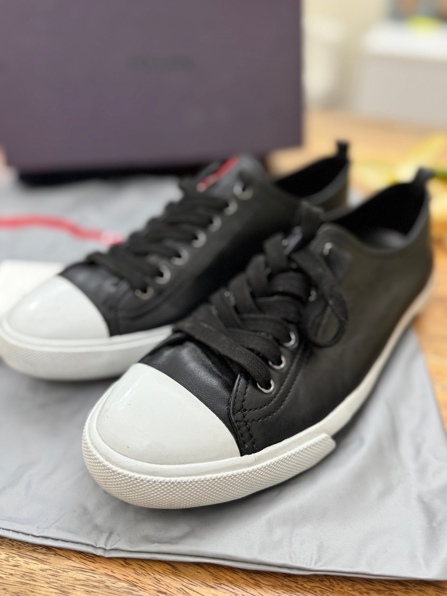 PRADA SHOES - Soft leather low cut sneakers (Pre-loved)