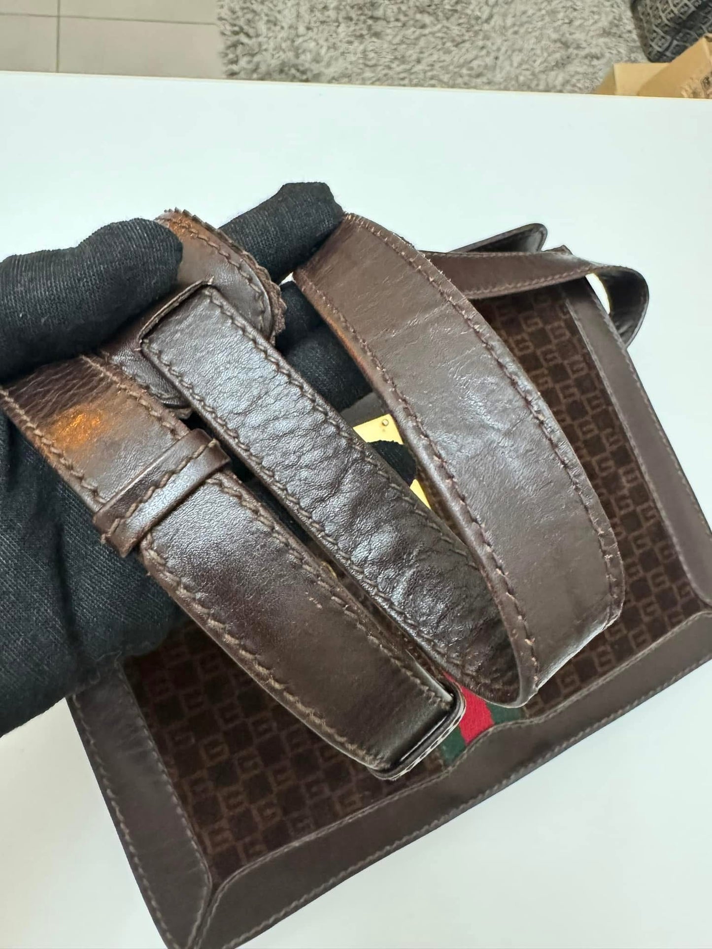 GUCCI - SUEDE SLING / SHOULDER BAG - (Pre-loved)