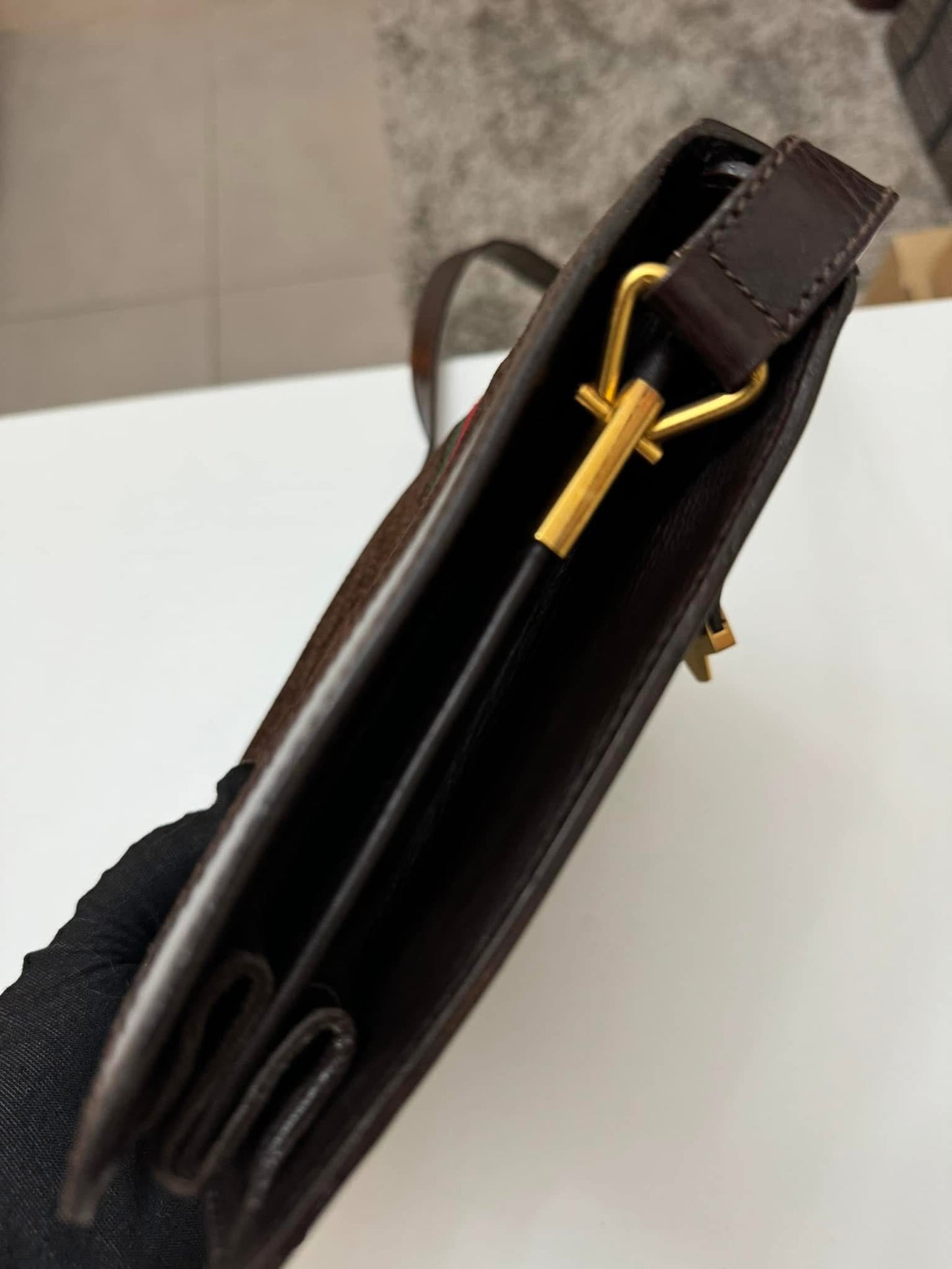 GUCCI - SUEDE SLING / SHOULDER BAG - (Pre-loved)