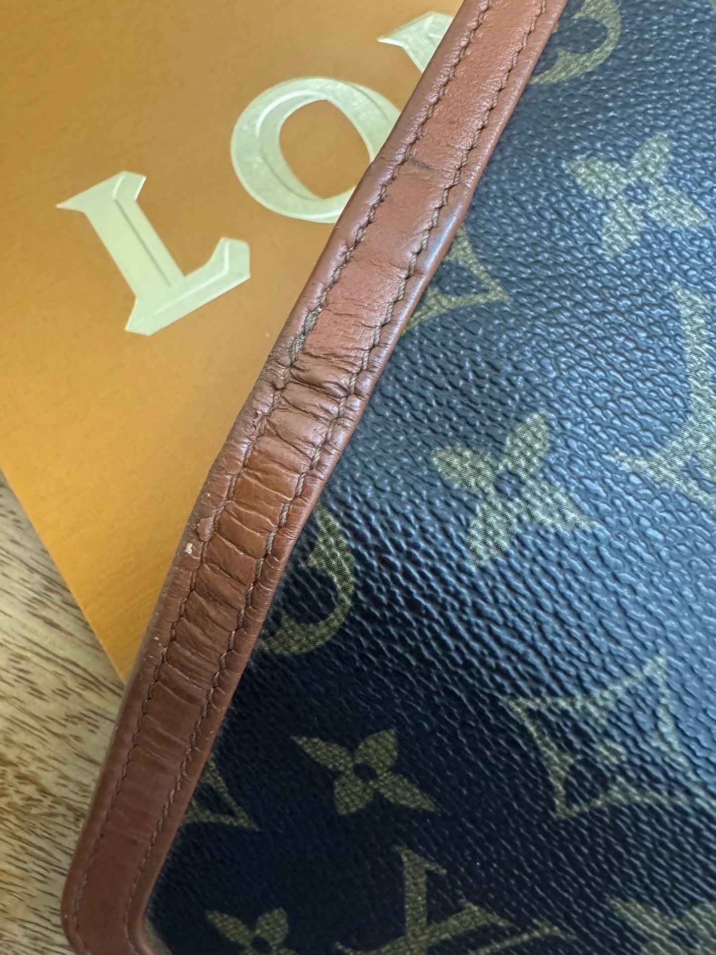 LOUIS VUITTON - DAME CLUTCH - Converted (Preloved)