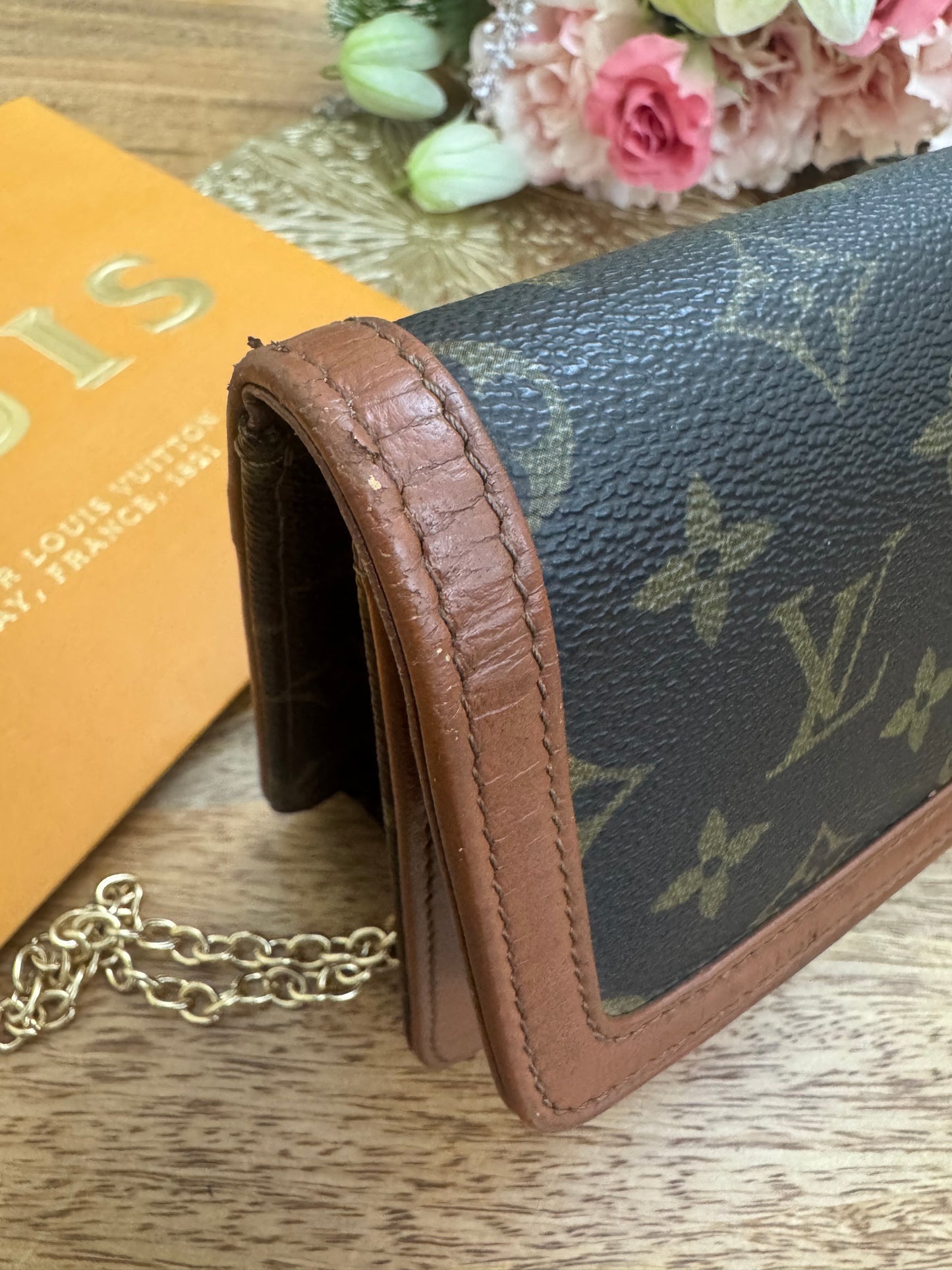 LOUIS VUITTON - DAME CLUTCH - Converted (Preloved)