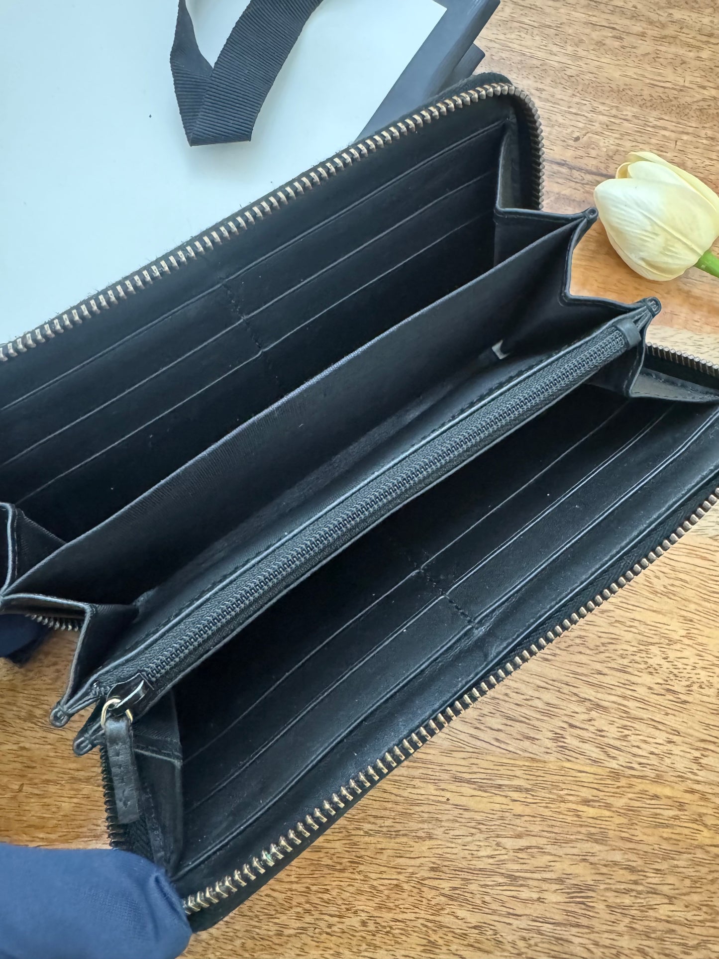 GUCCI - MARMONT ZIPPY WALLET (Black, Pre-loved)
