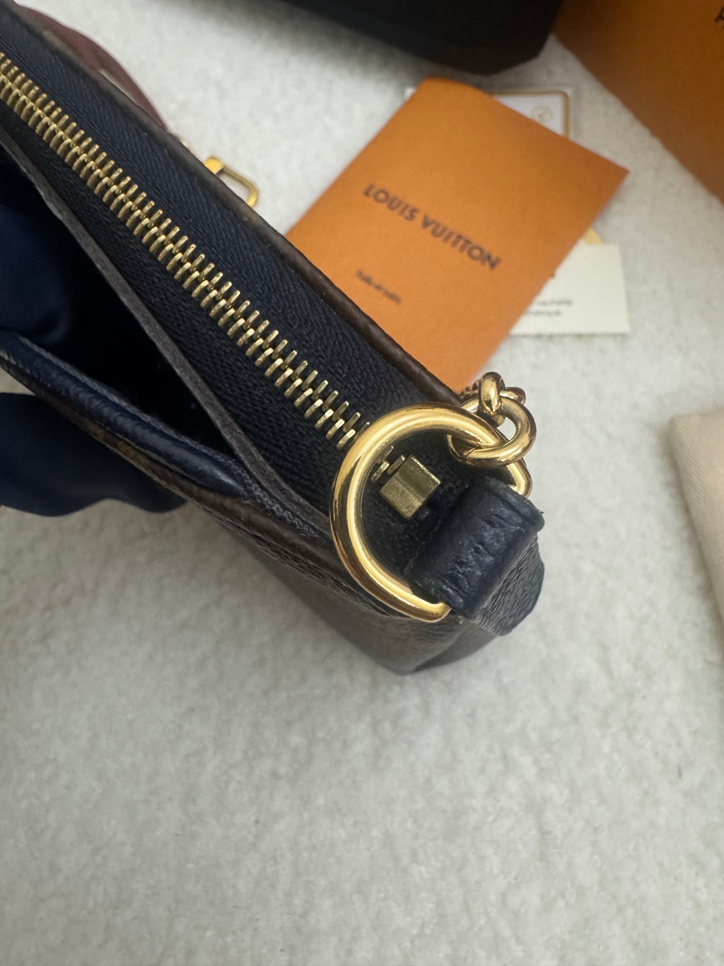 LOUIS VUITTON - PALLAS CLUTCH MARINE (Pre-loved)