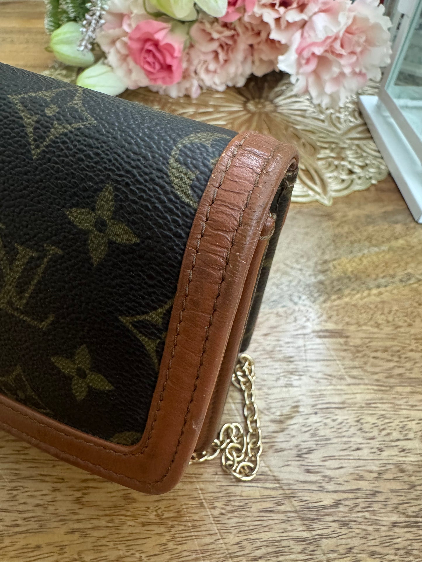 LOUIS VUITTON - DAME CLUTCH - Converted (Preloved)