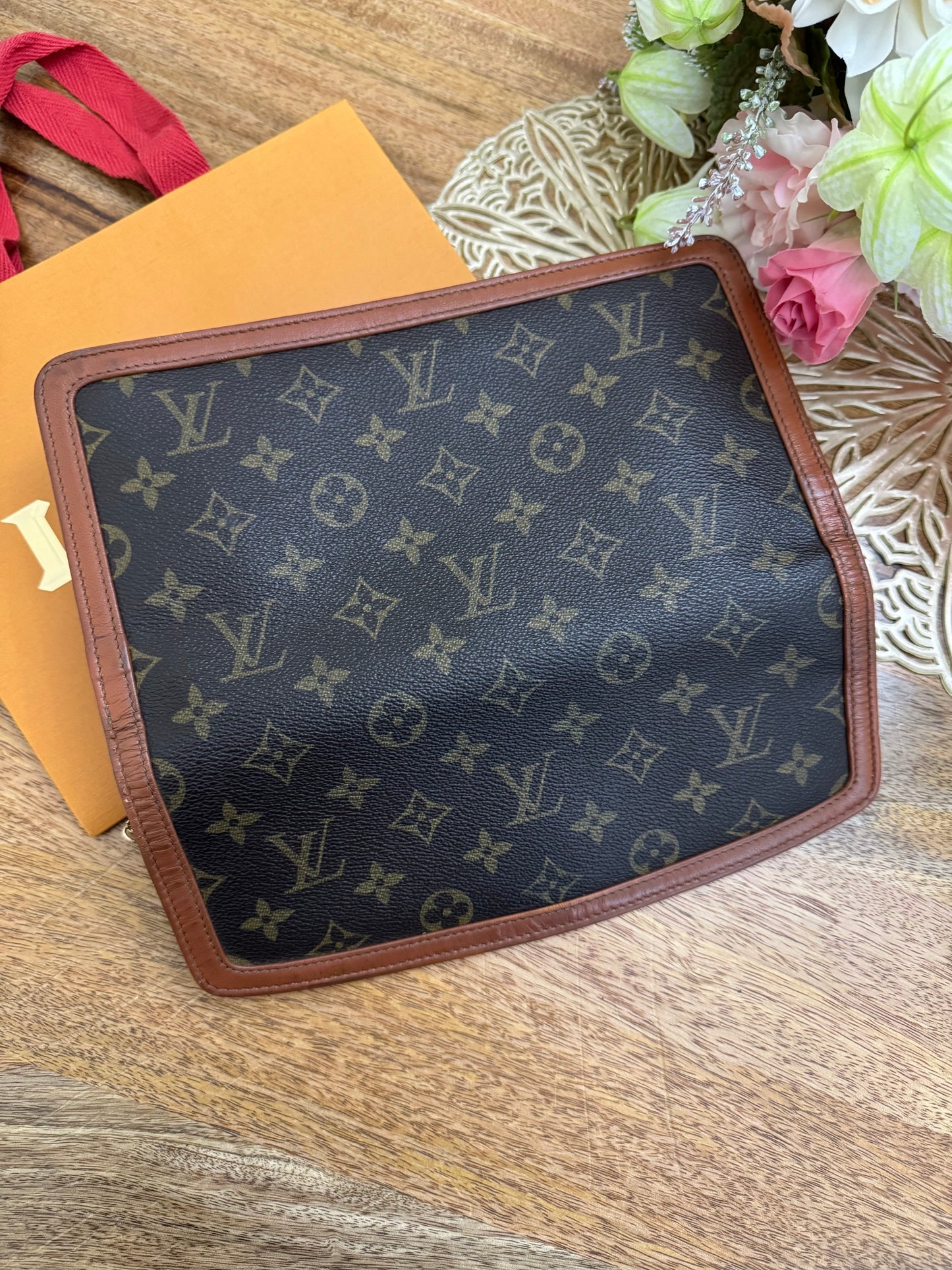 LOUIS VUITTON - DAME CLUTCH - Converted (Preloved)