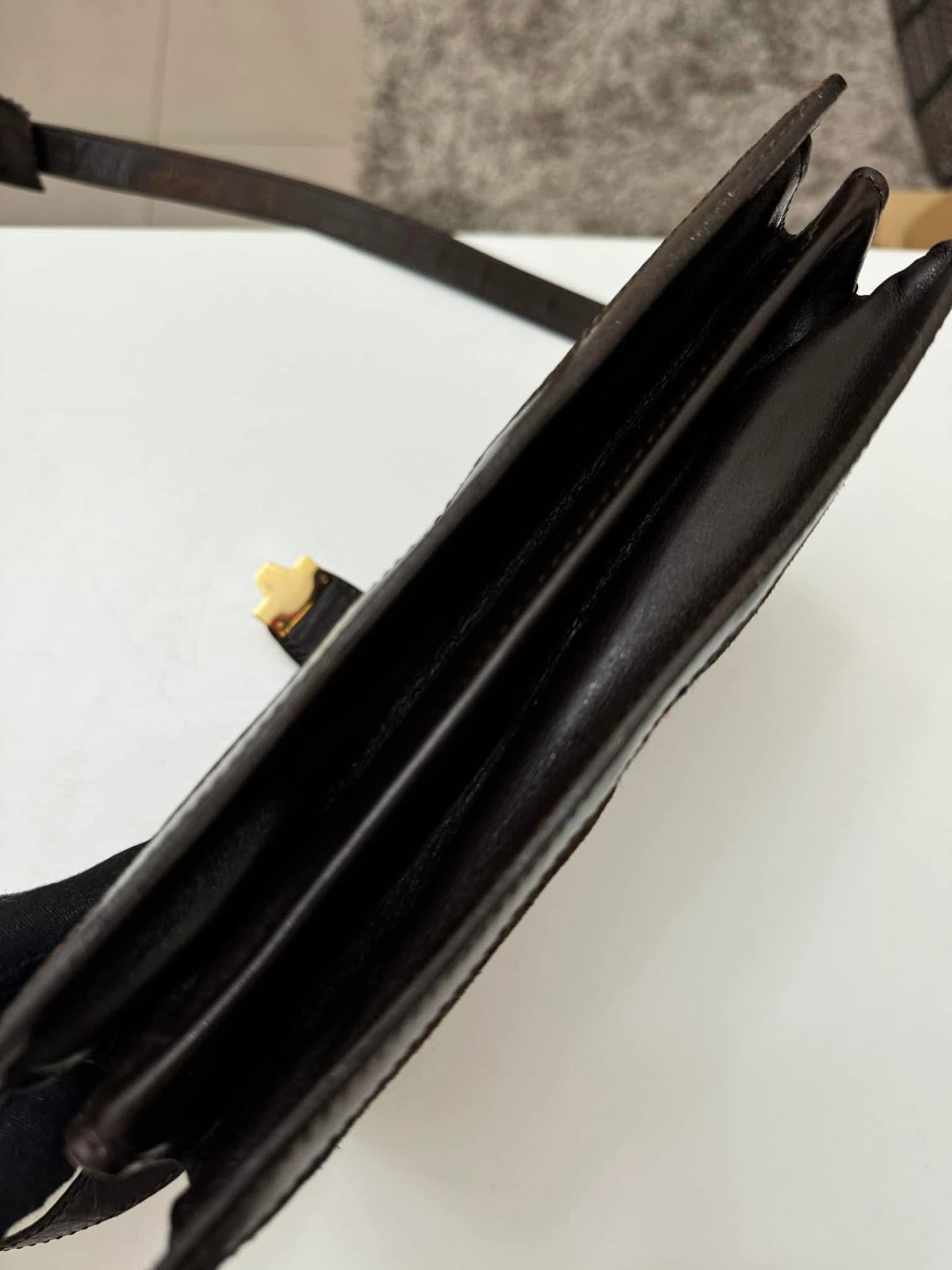 GUCCI - SUEDE SLING / SHOULDER BAG - (Pre-loved)