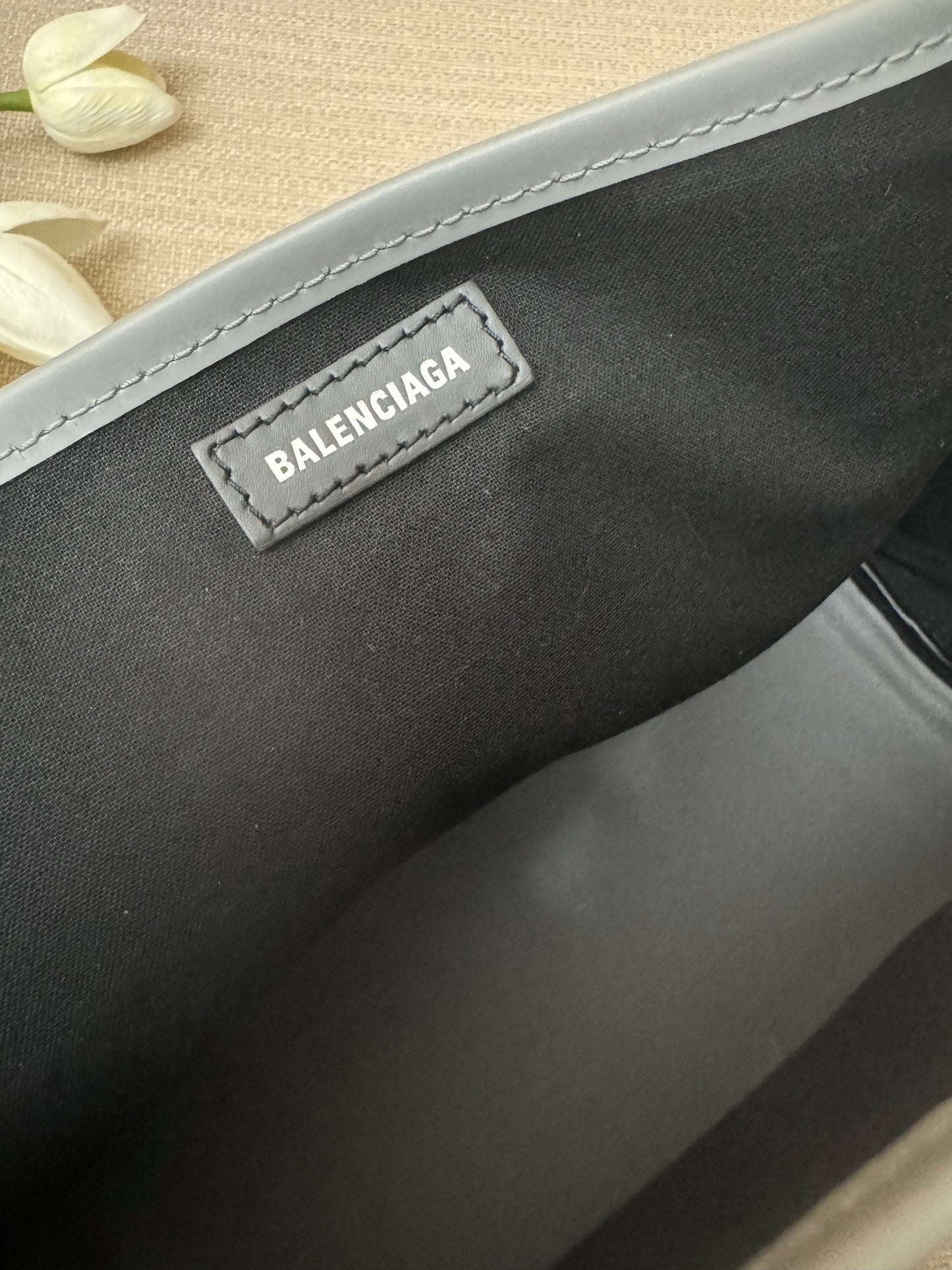 BALENCIAGA - CABAS TOTE + POUCH (Pre-loved)