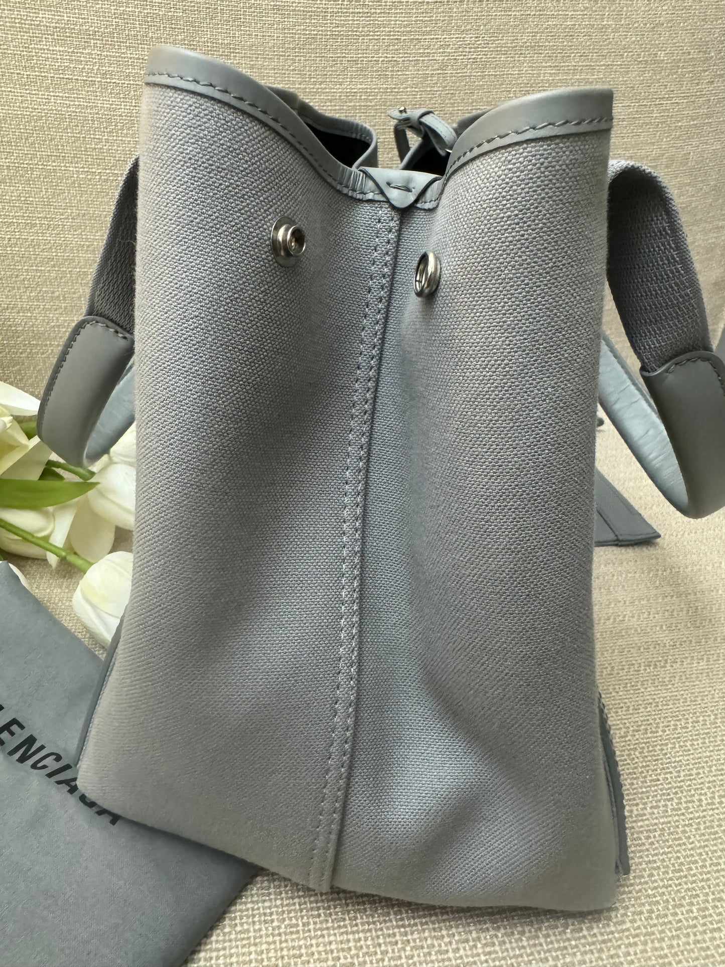 BALENCIAGA - CABAS TOTE + POUCH (Pre-loved)
