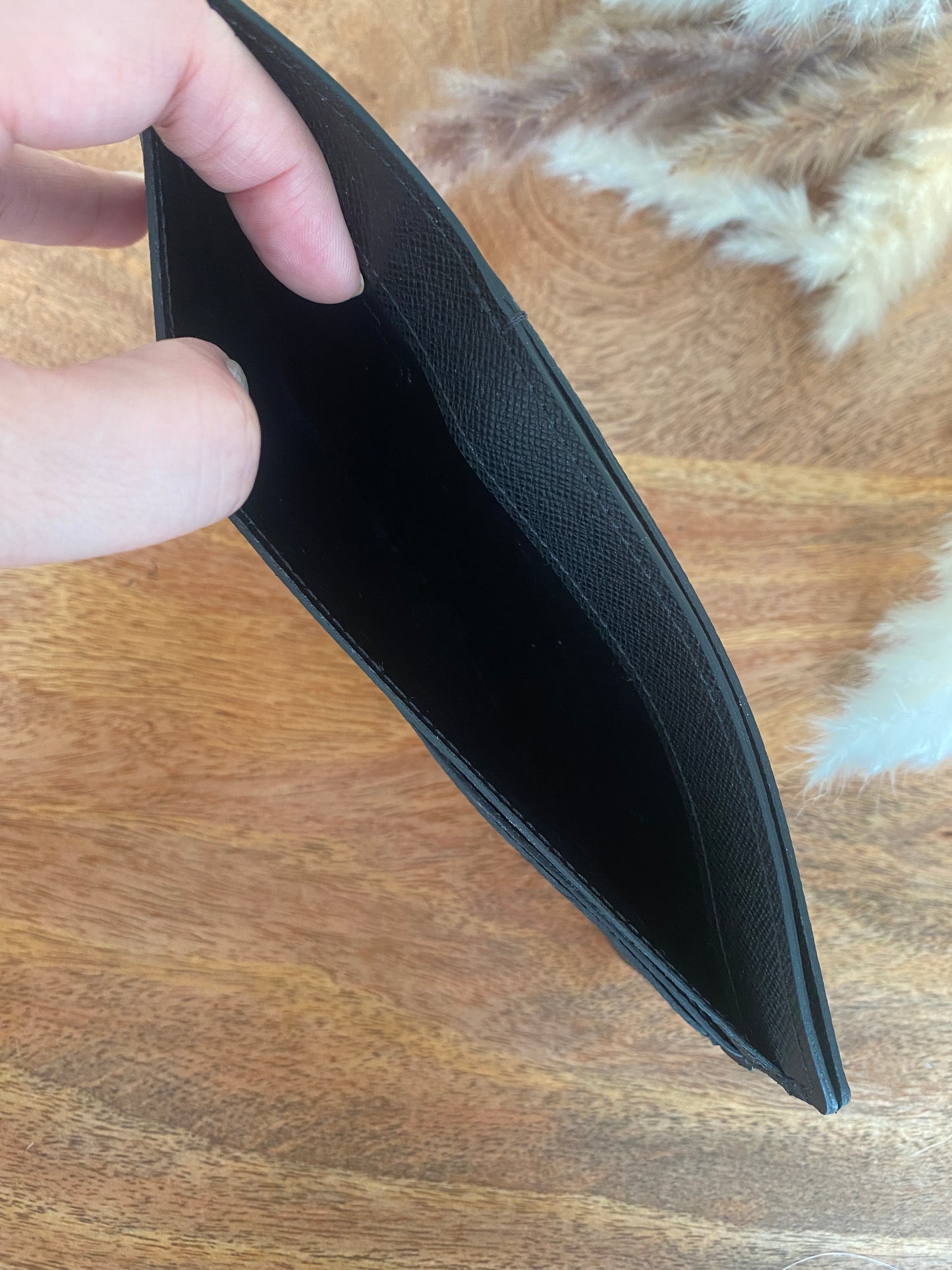CARD/BILL HOLDER
