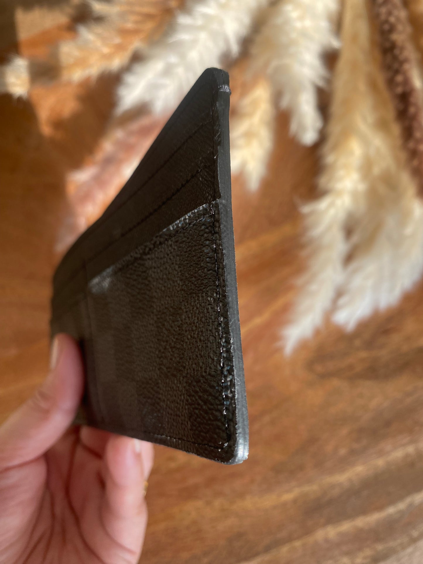 CARD/BILL HOLDER