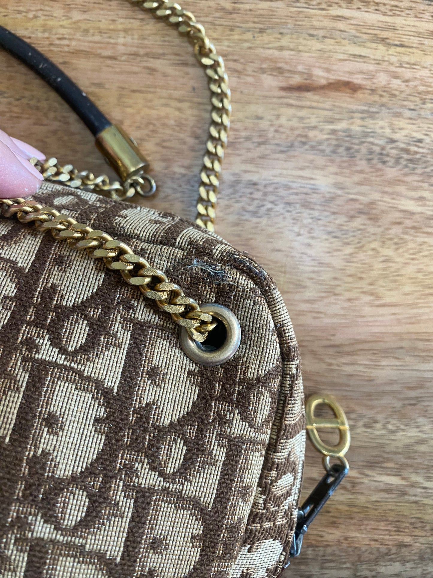 OBLIQUE BROWN SHOULDER BAG