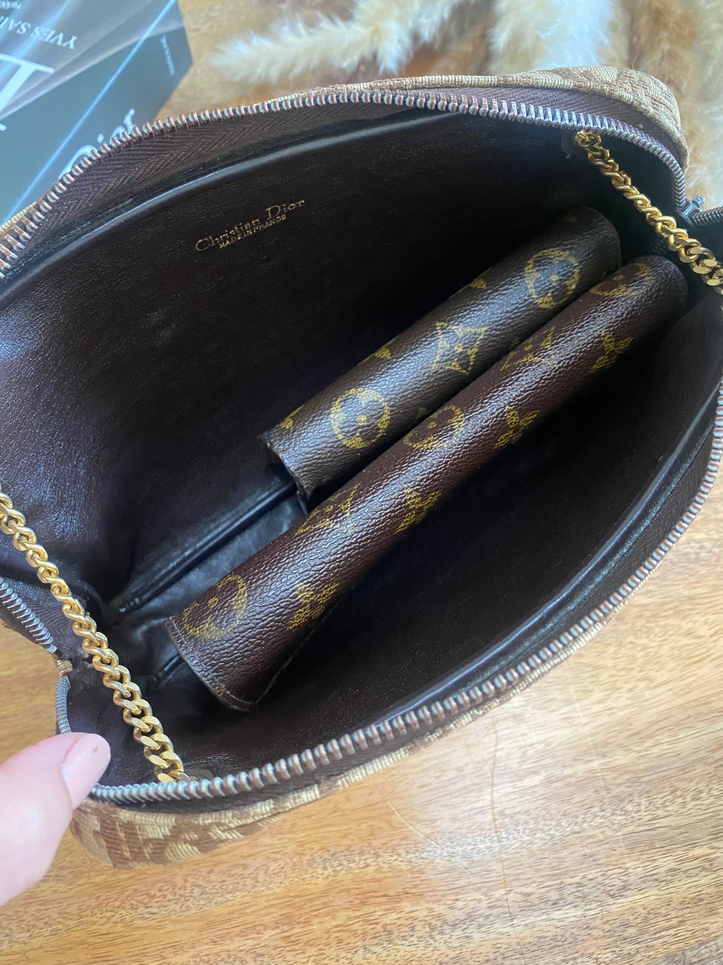 OBLIQUE BROWN SHOULDER BAG