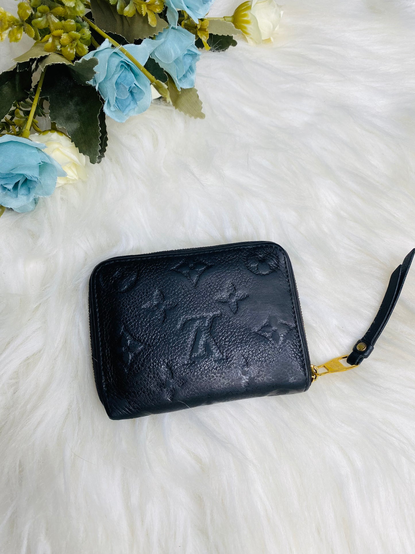 EMPREINTE SHORT ZIPPY WALLET (Black)