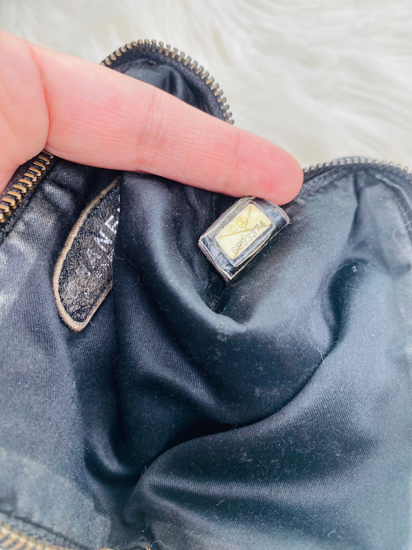 POUCH + CARD HOLDER