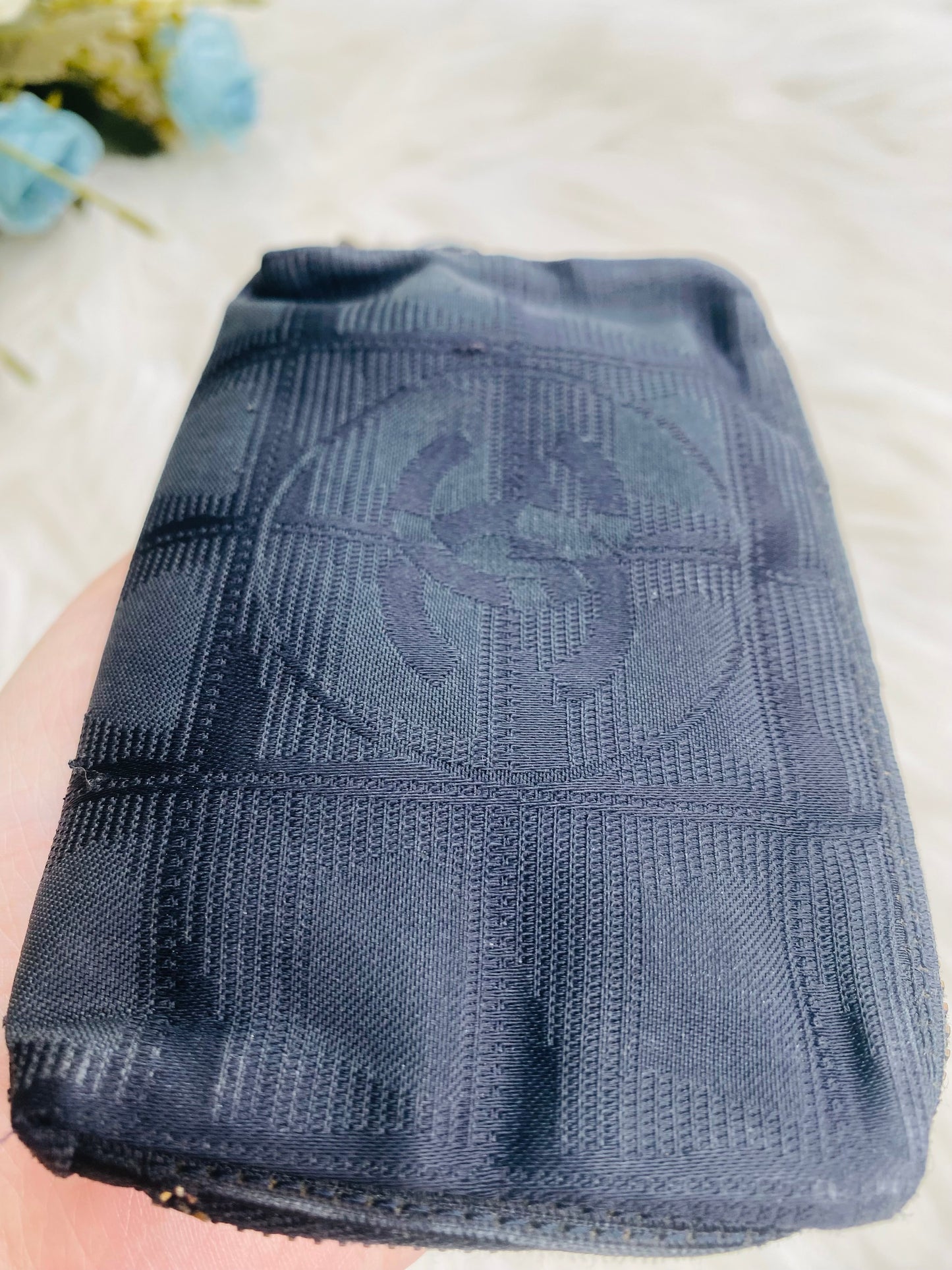 POUCH + CARD HOLDER