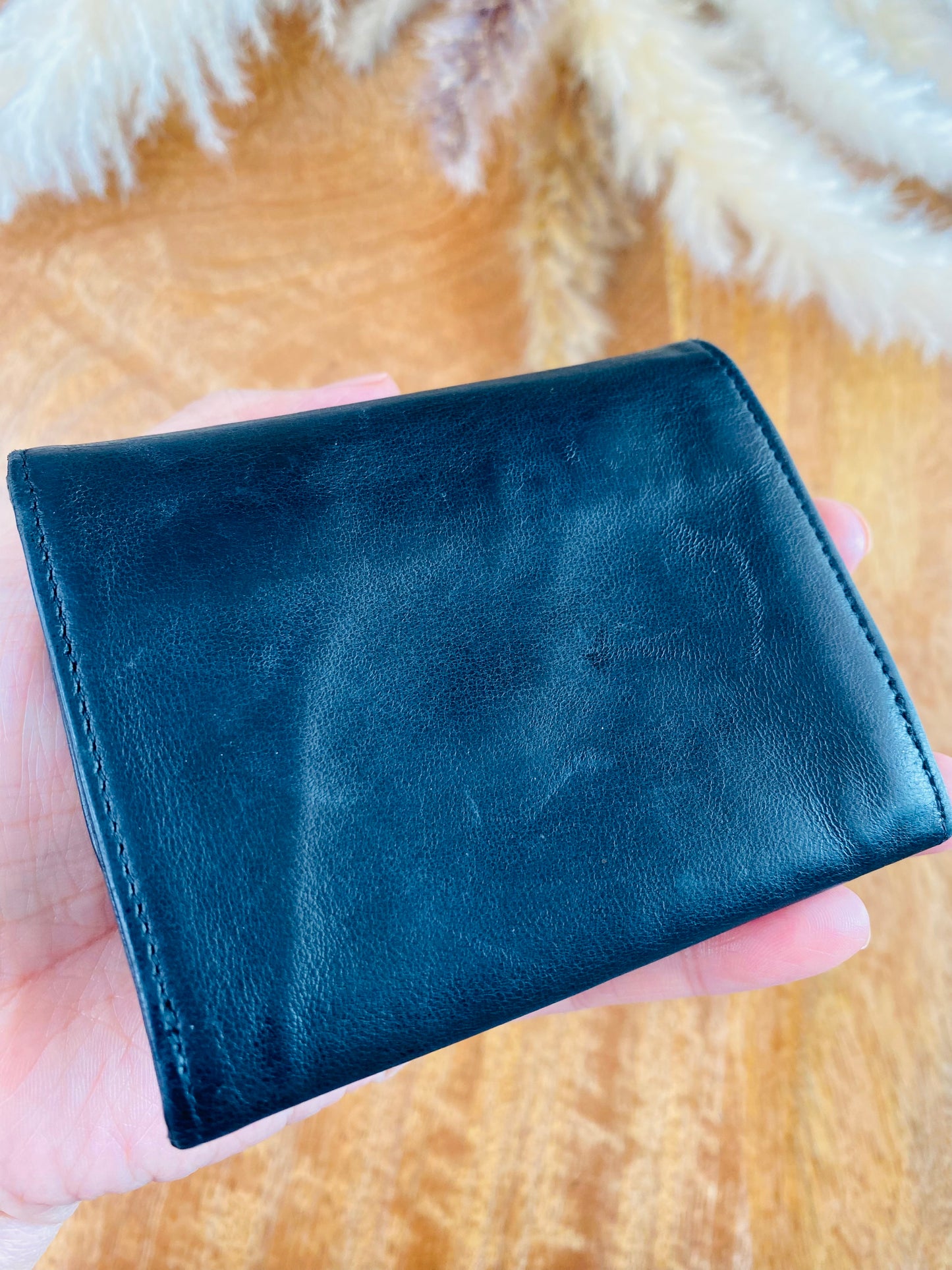 LEATHER CARD HOLDER