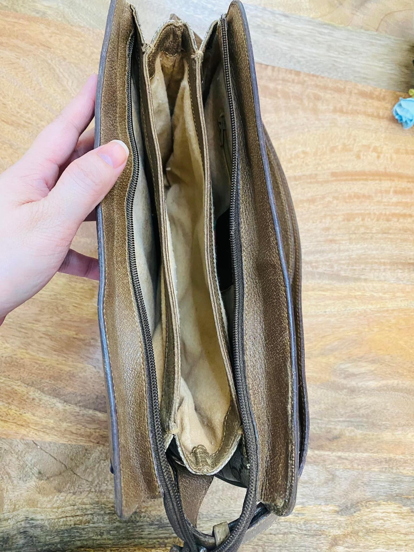 SHOULDER BAG (ADJUSTABLE STRAP)