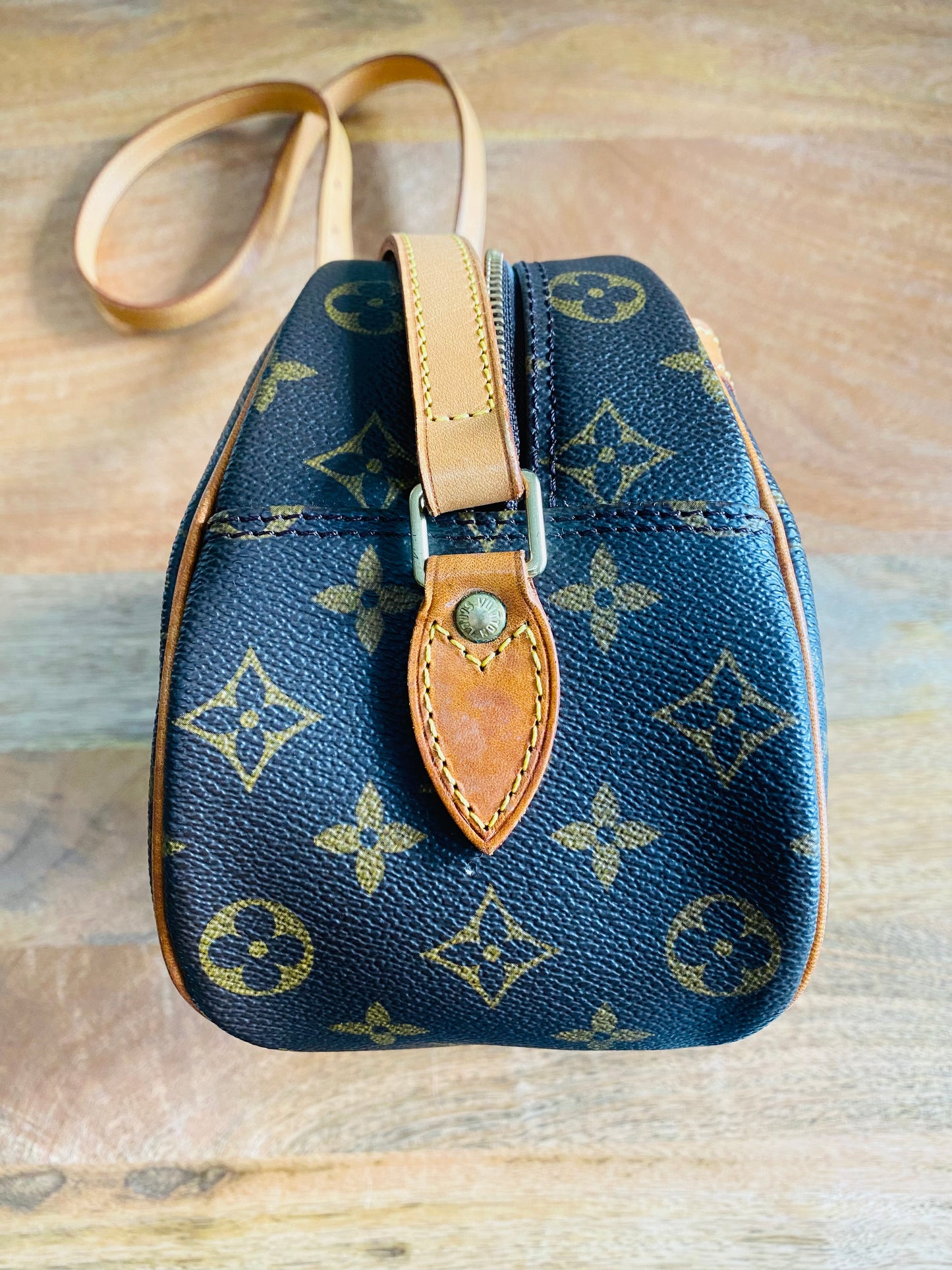 BLOISE SLING BAG