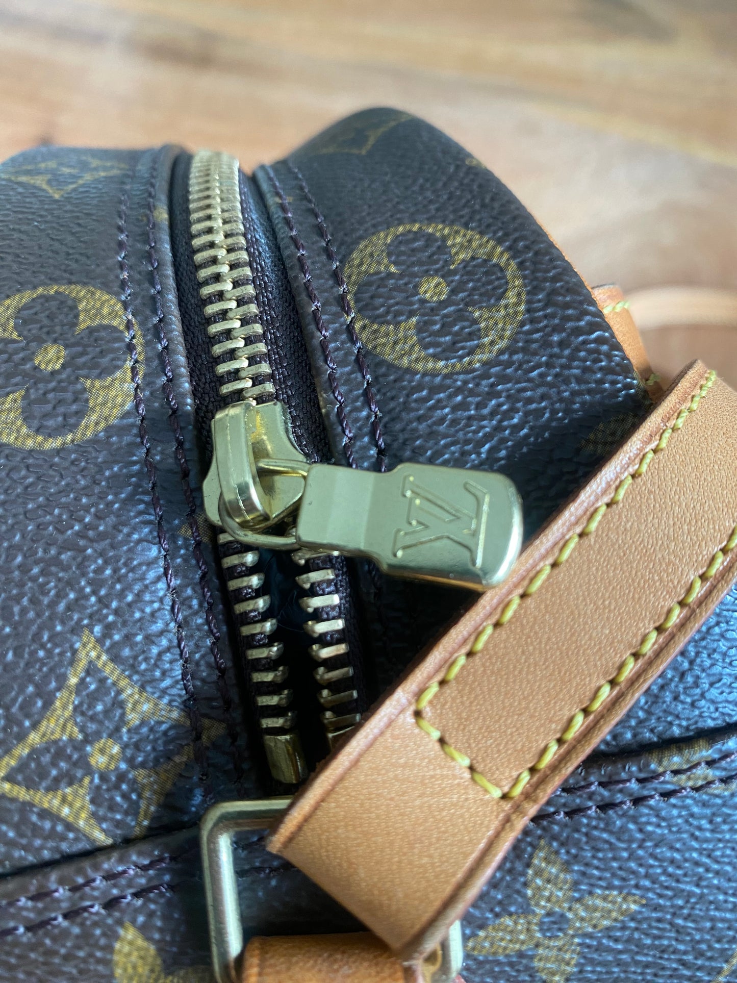 BLOISE SLING BAG