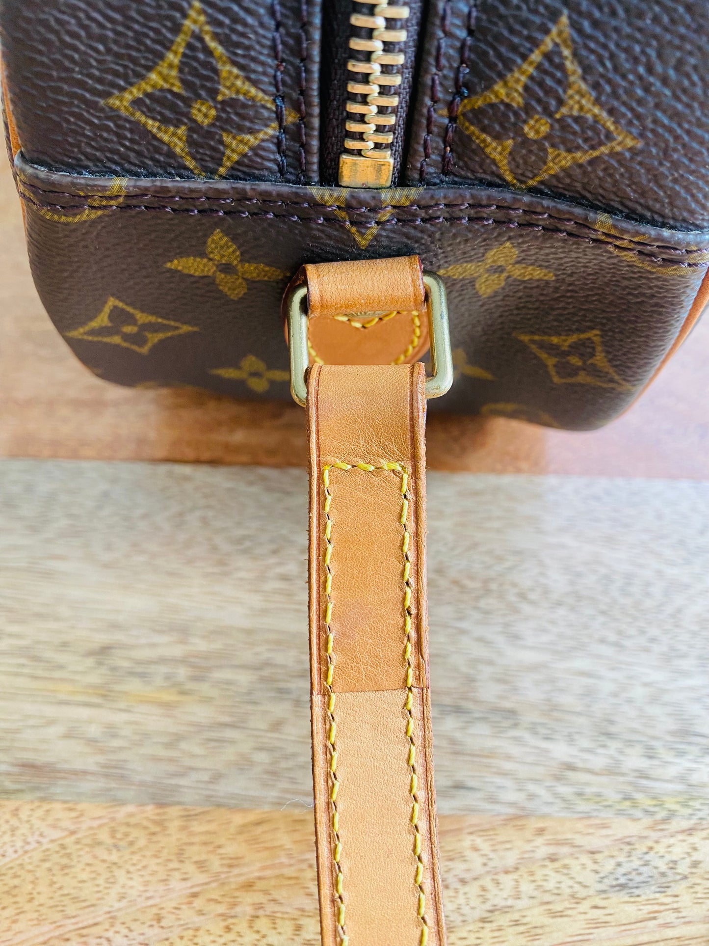 BLOISE SLING BAG