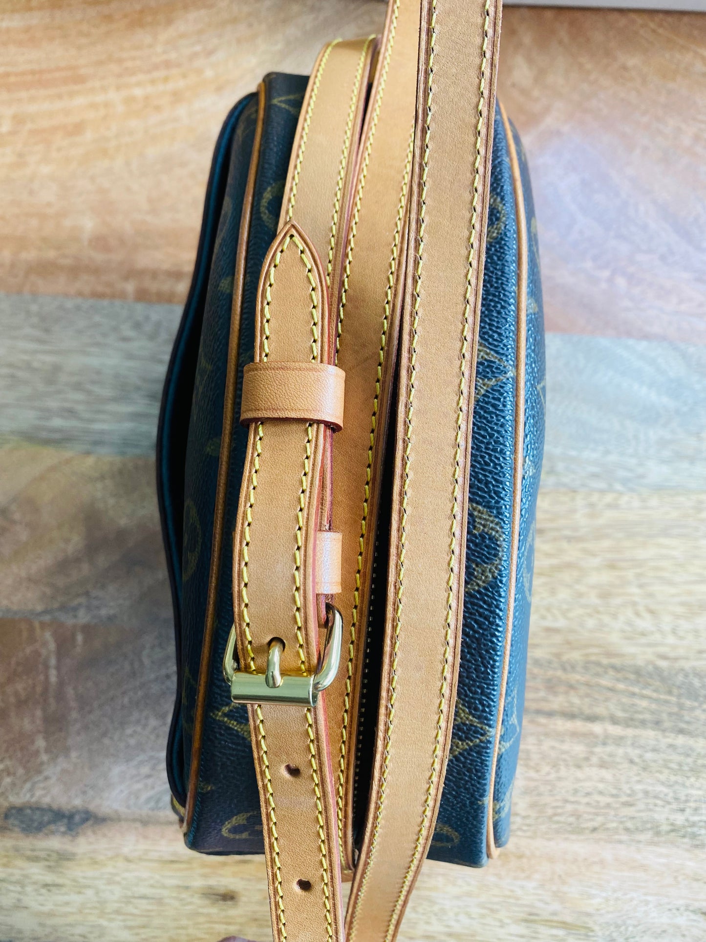 BLOISE SLING BAG