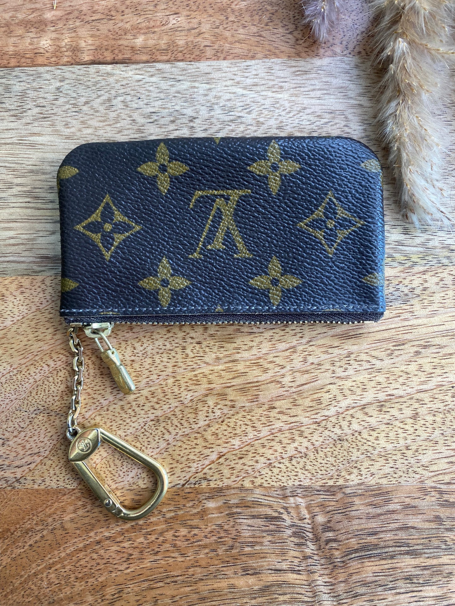 KEY CLES - 4