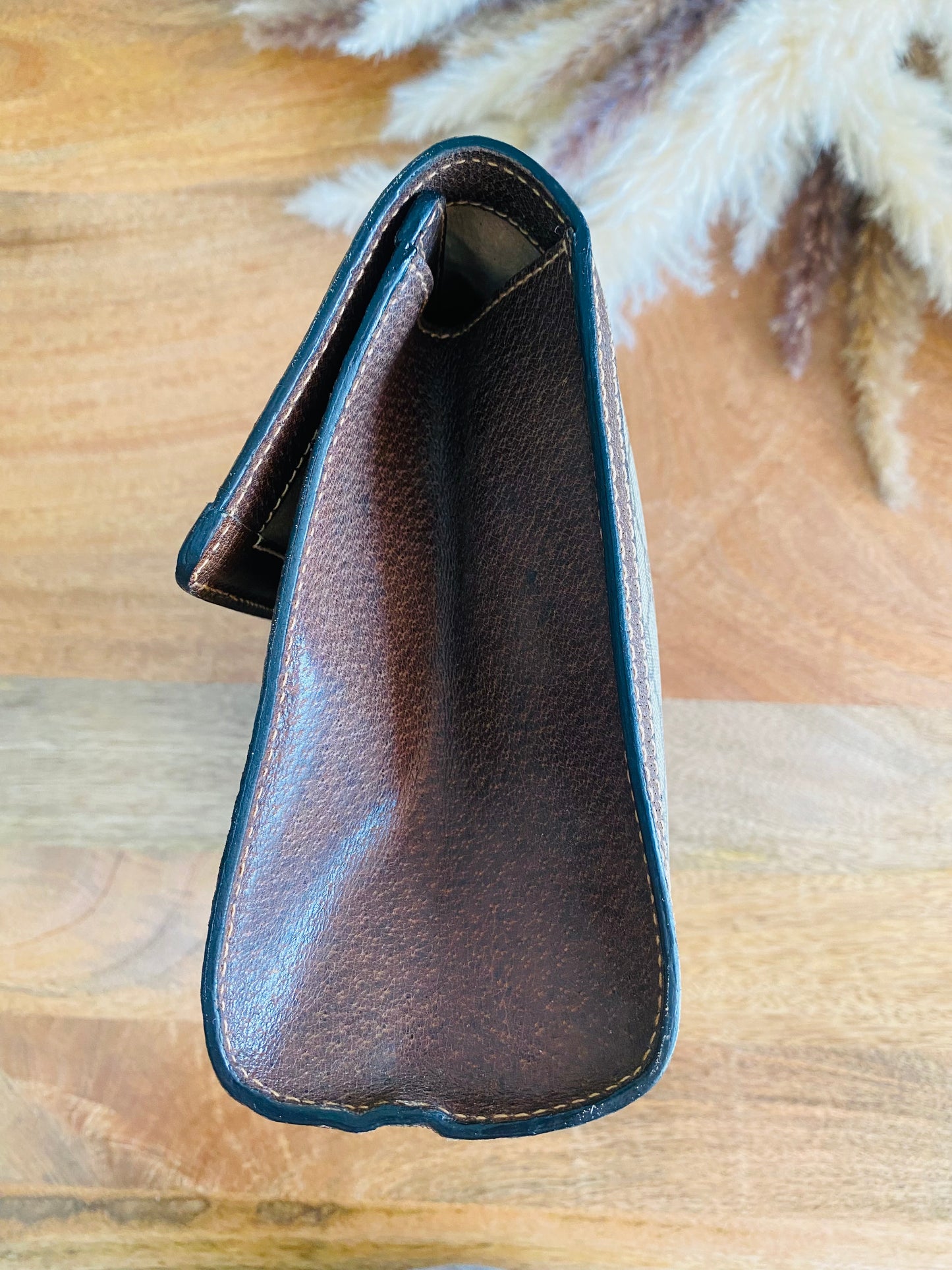POUCH / CLUTCH