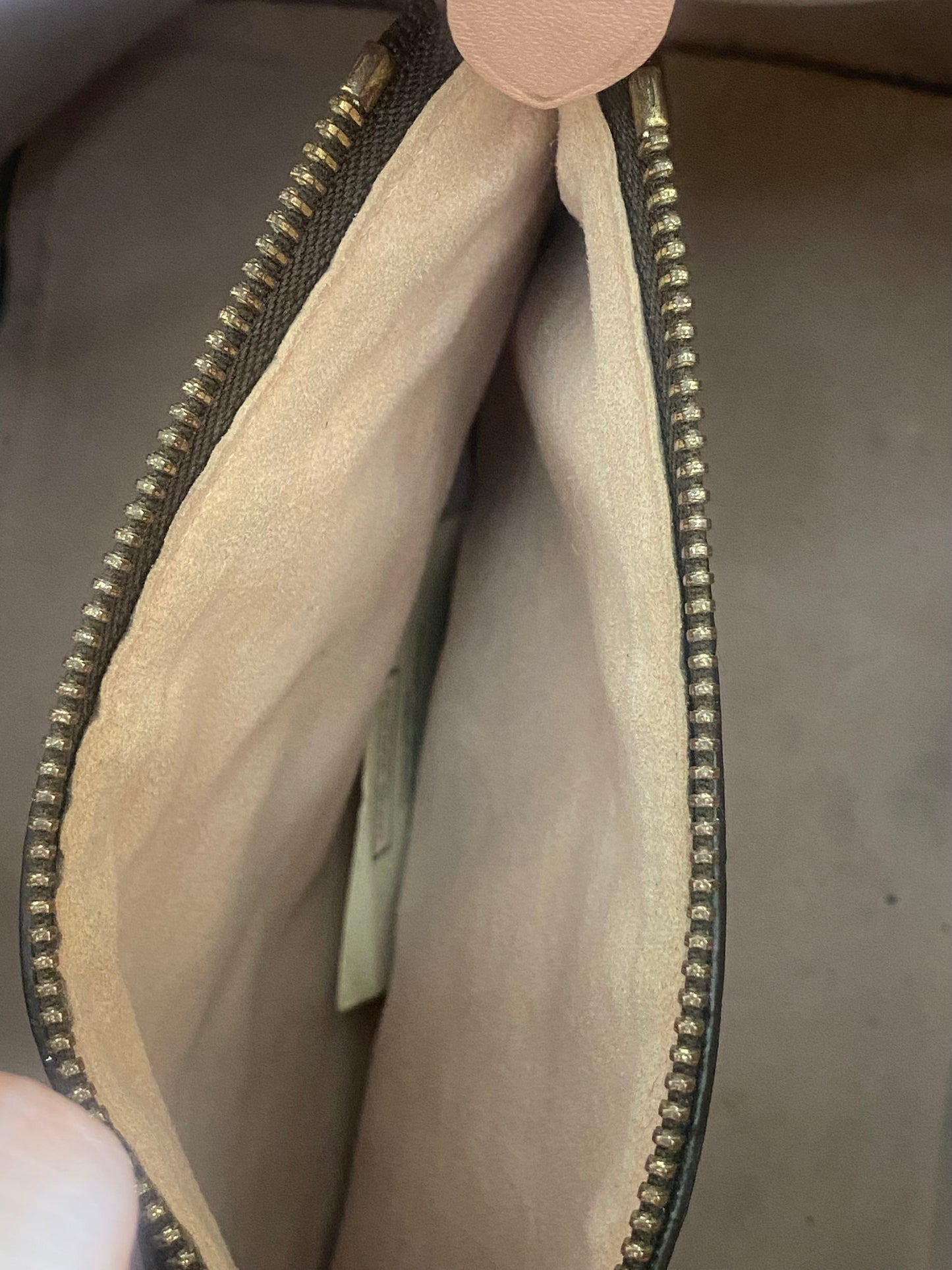 NEO NOE MM (in Rose Poudre color)