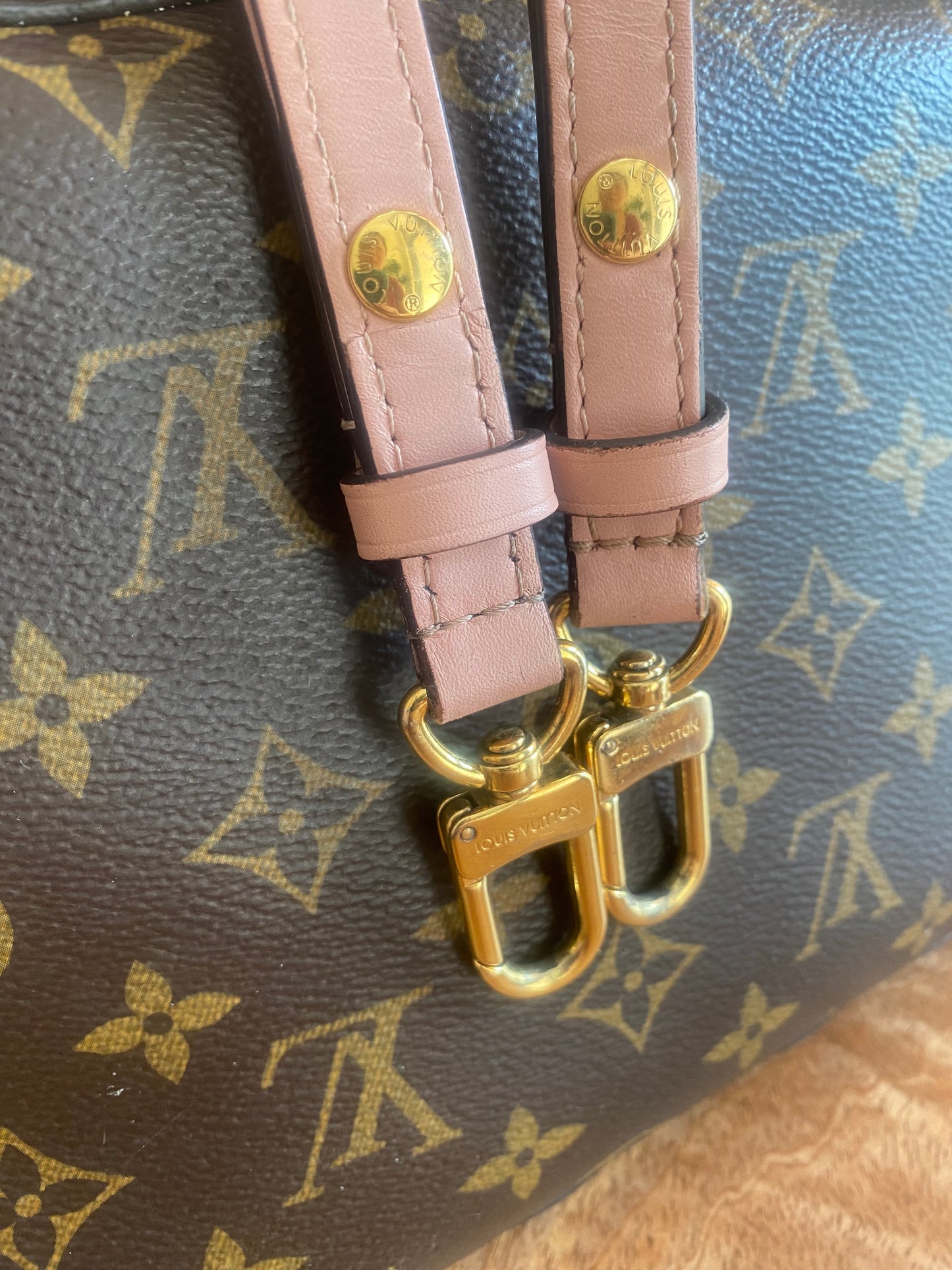 NEO NOE MM (in Rose Poudre color)