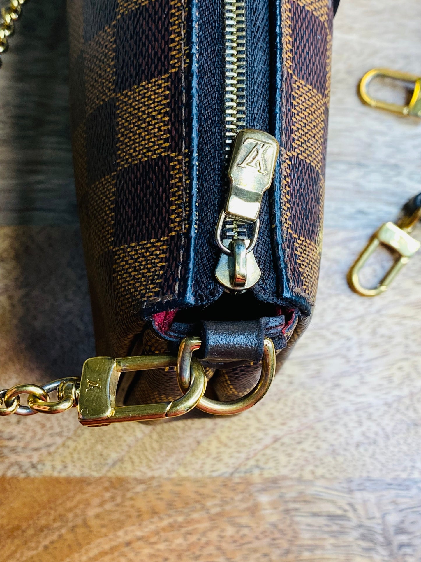 EVA CLUTCH SLING