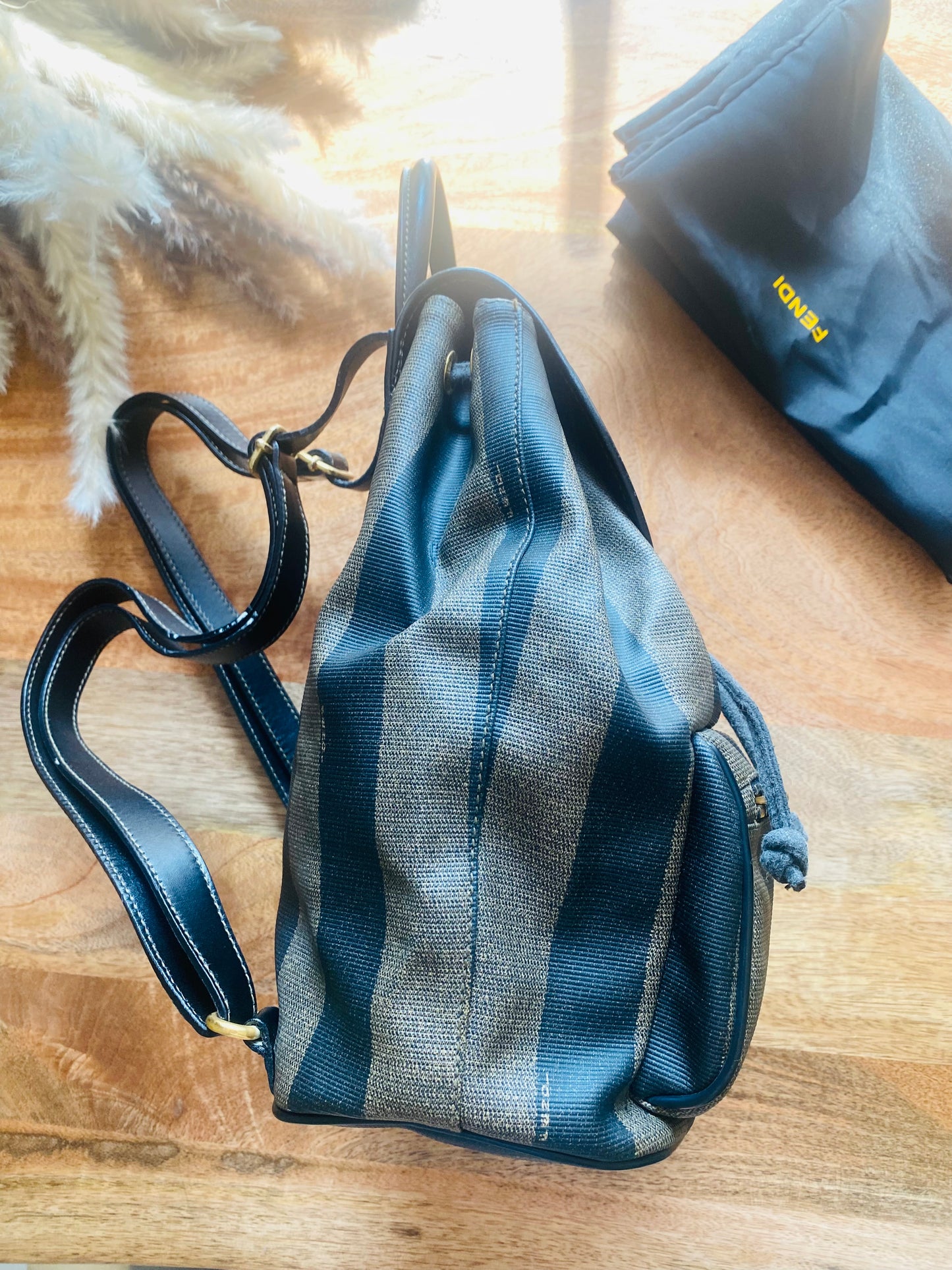 BACK PACK MEDIUM IN PVC LEATHER