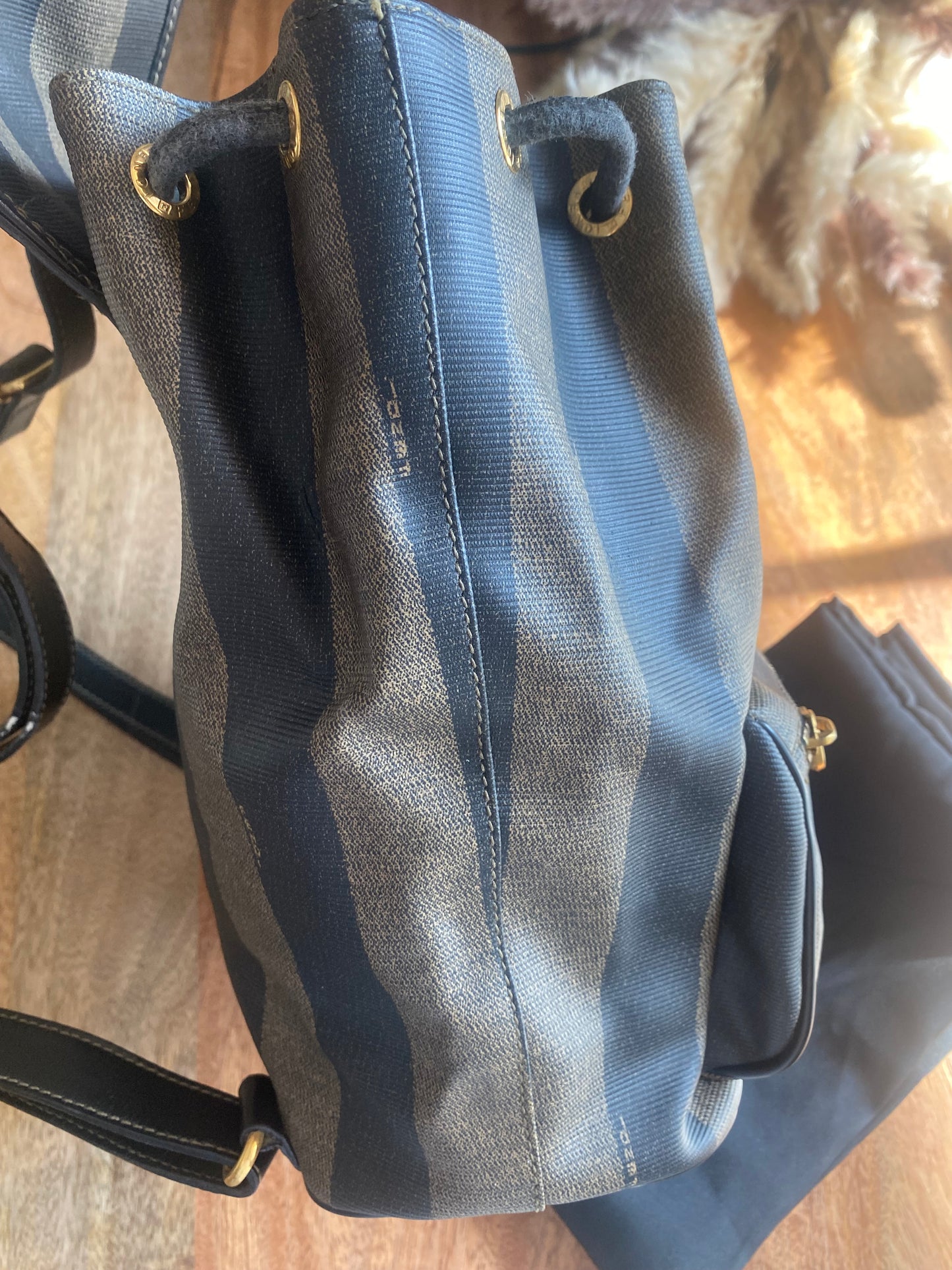 BACK PACK MEDIUM IN PVC LEATHER
