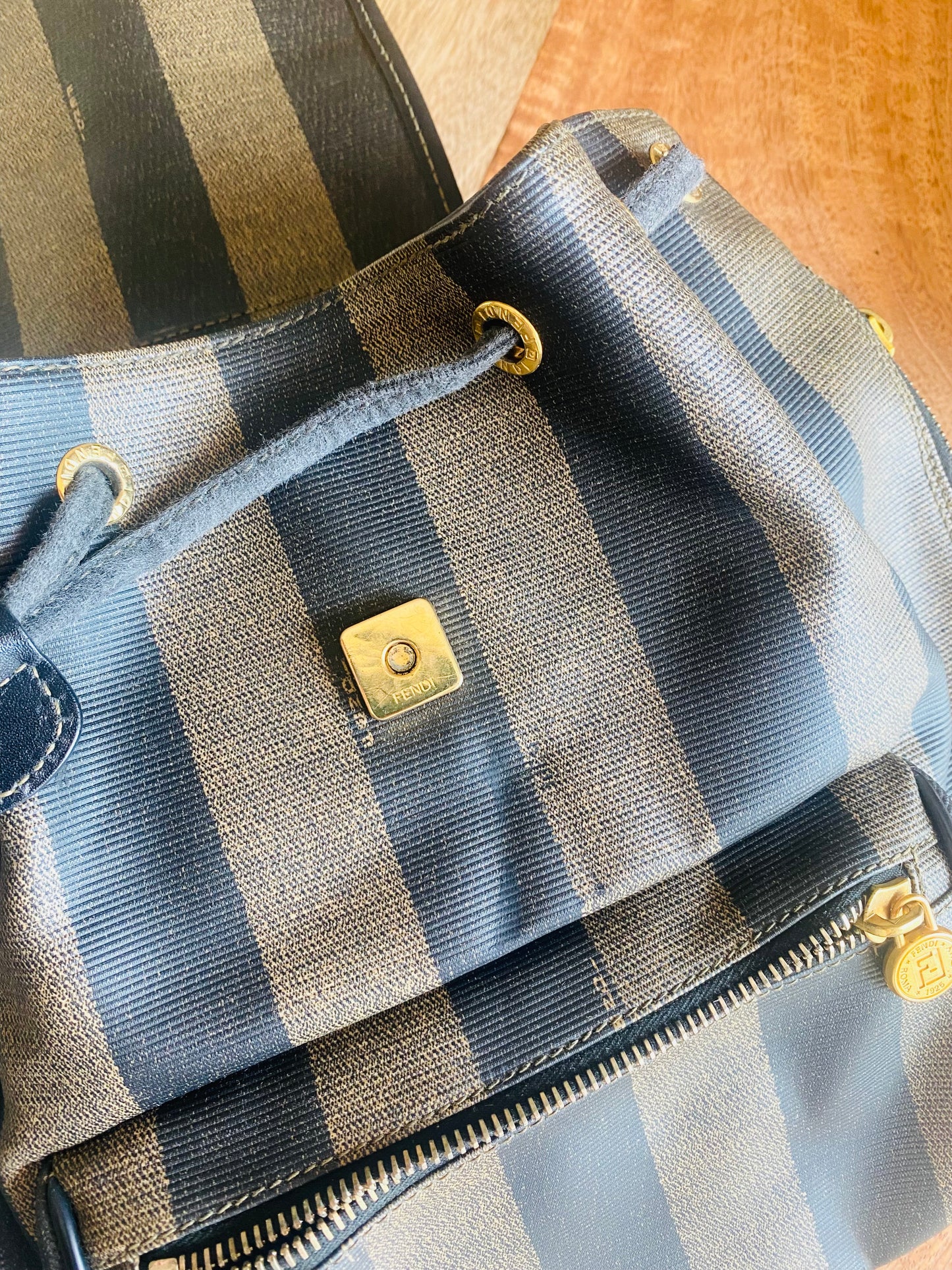 BACK PACK MEDIUM IN PVC LEATHER