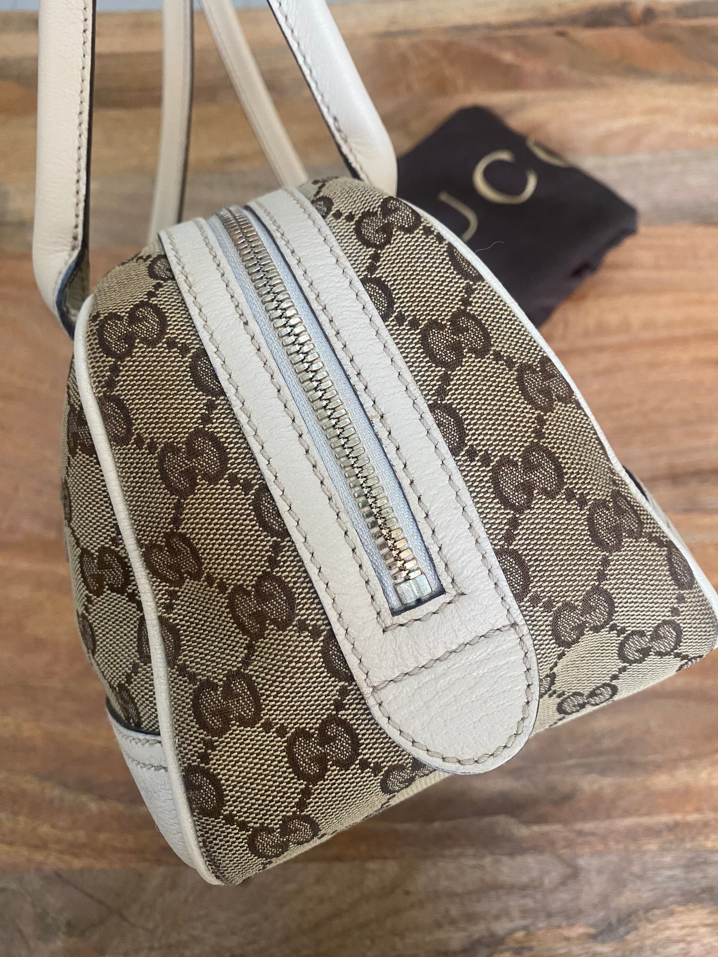 SHOULDER BAG