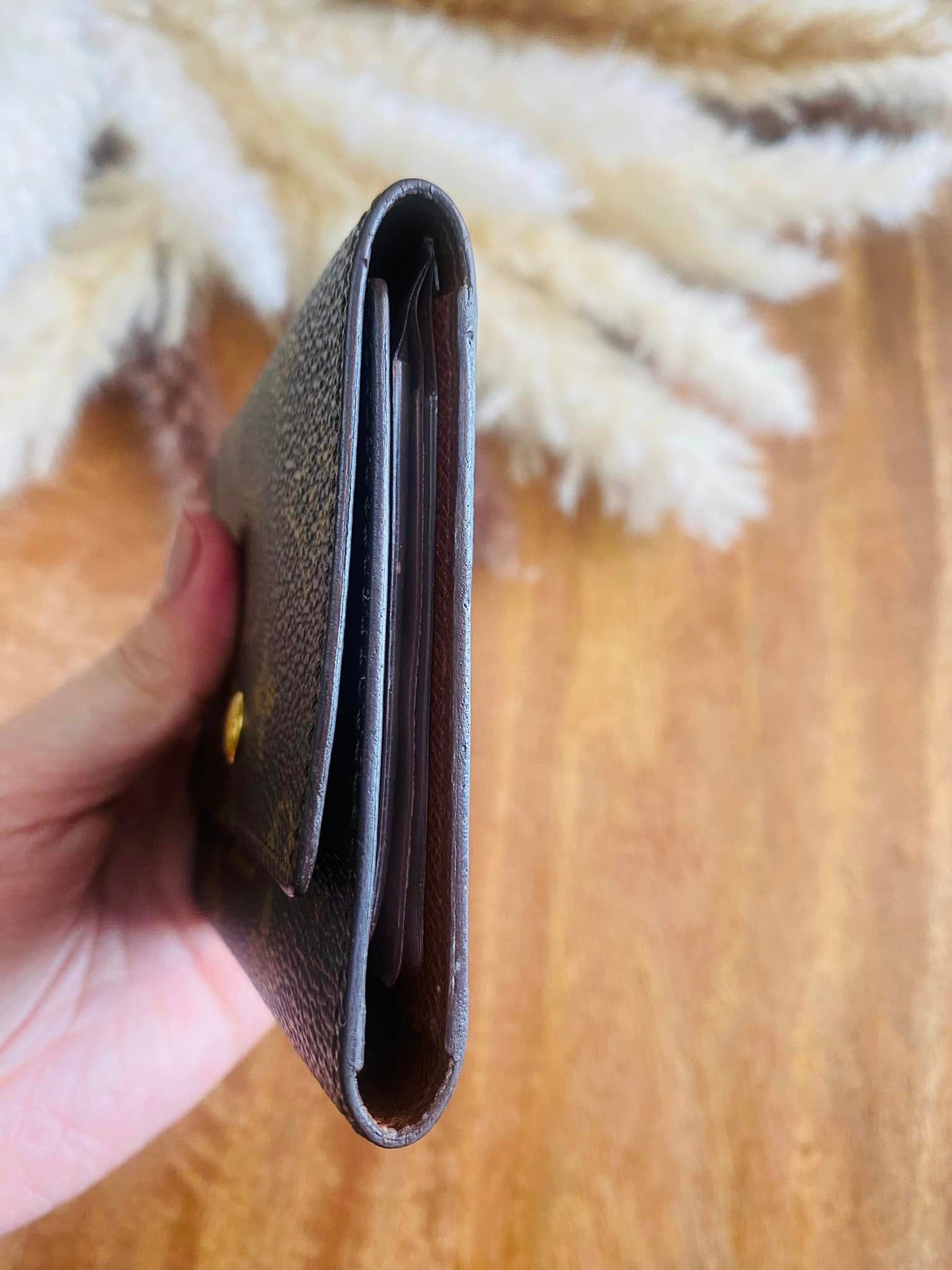 CARD HOLDER