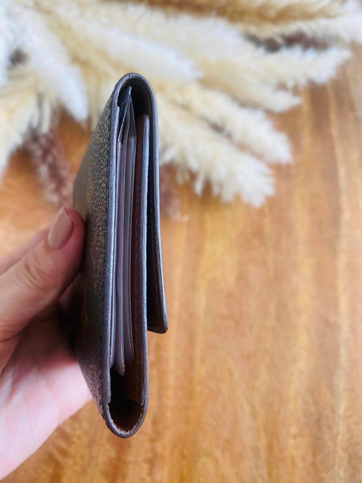 CARD HOLDER